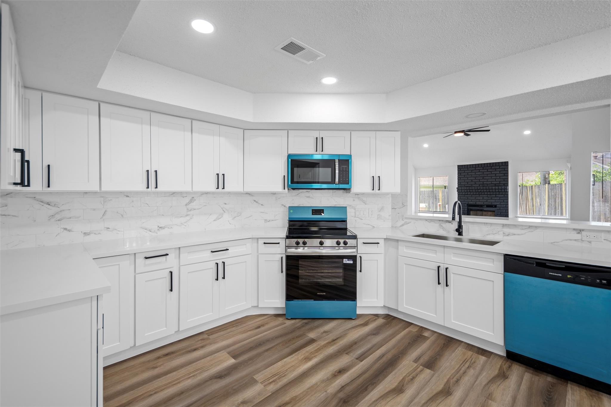 11915 Green Glade Drive