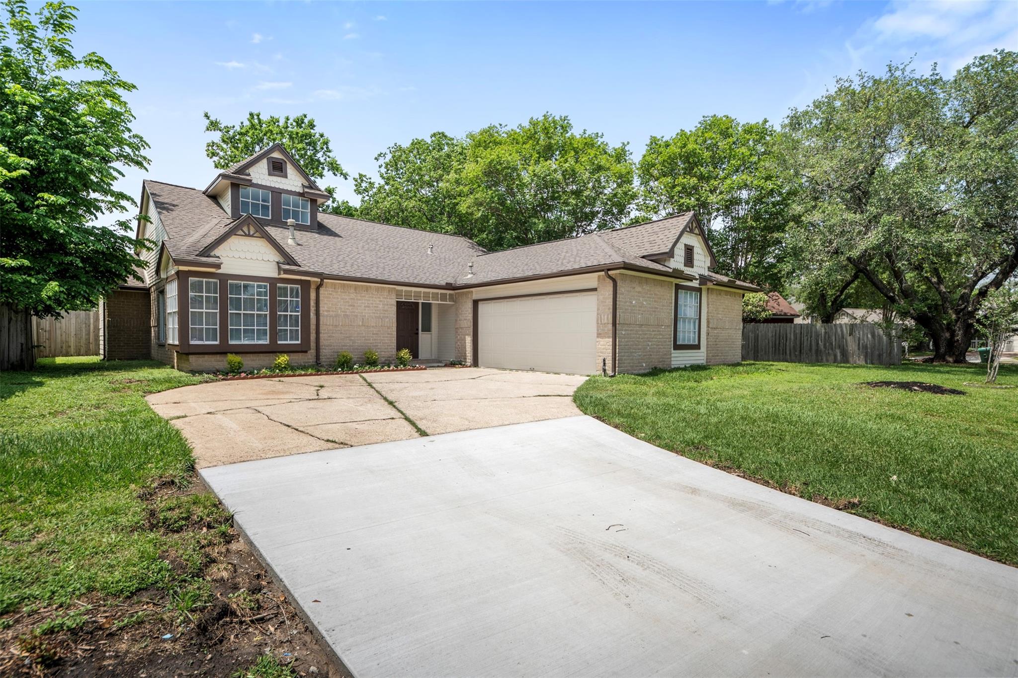 11915 Green Glade Drive
