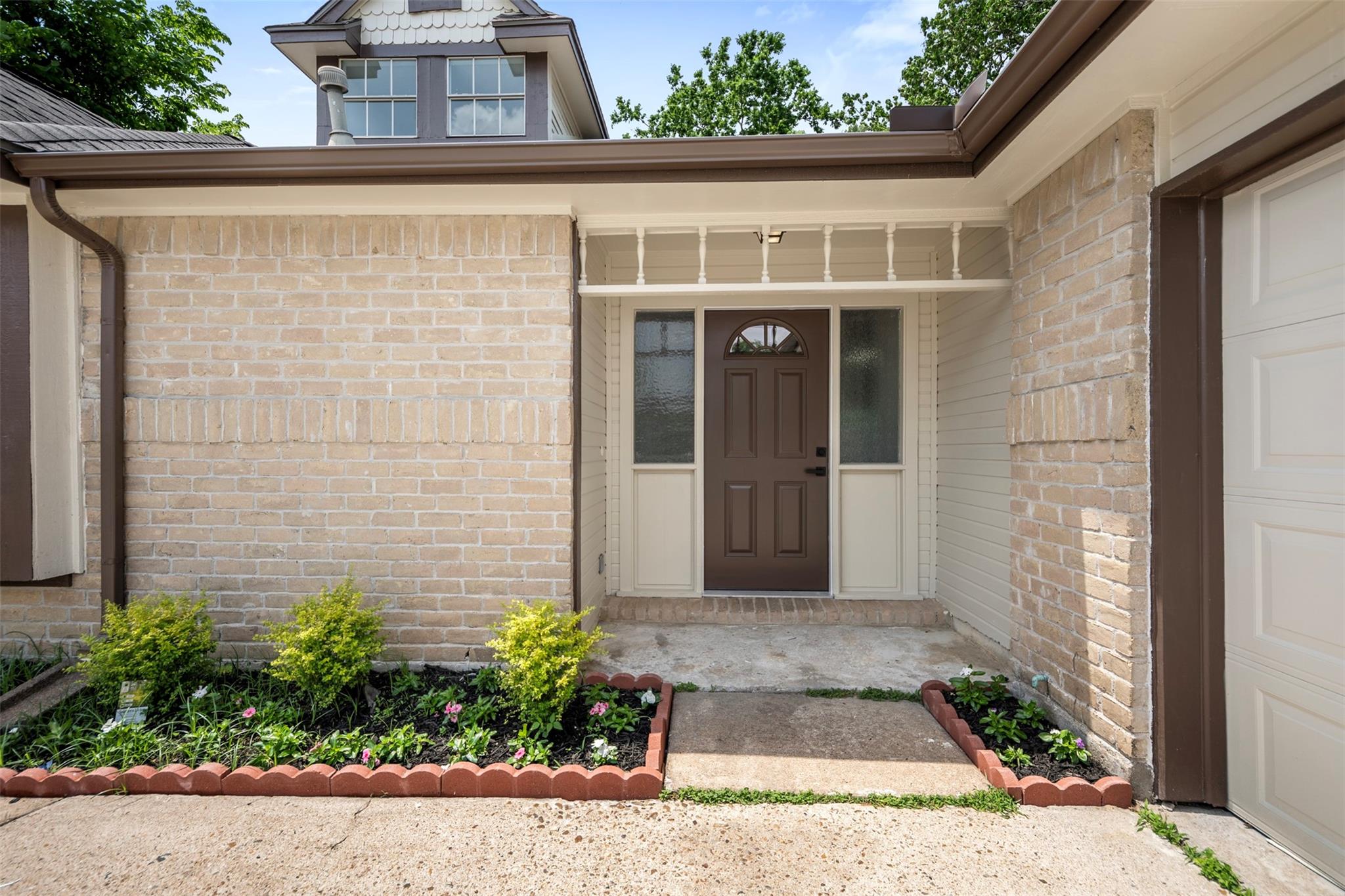 11915 Green Glade Drive