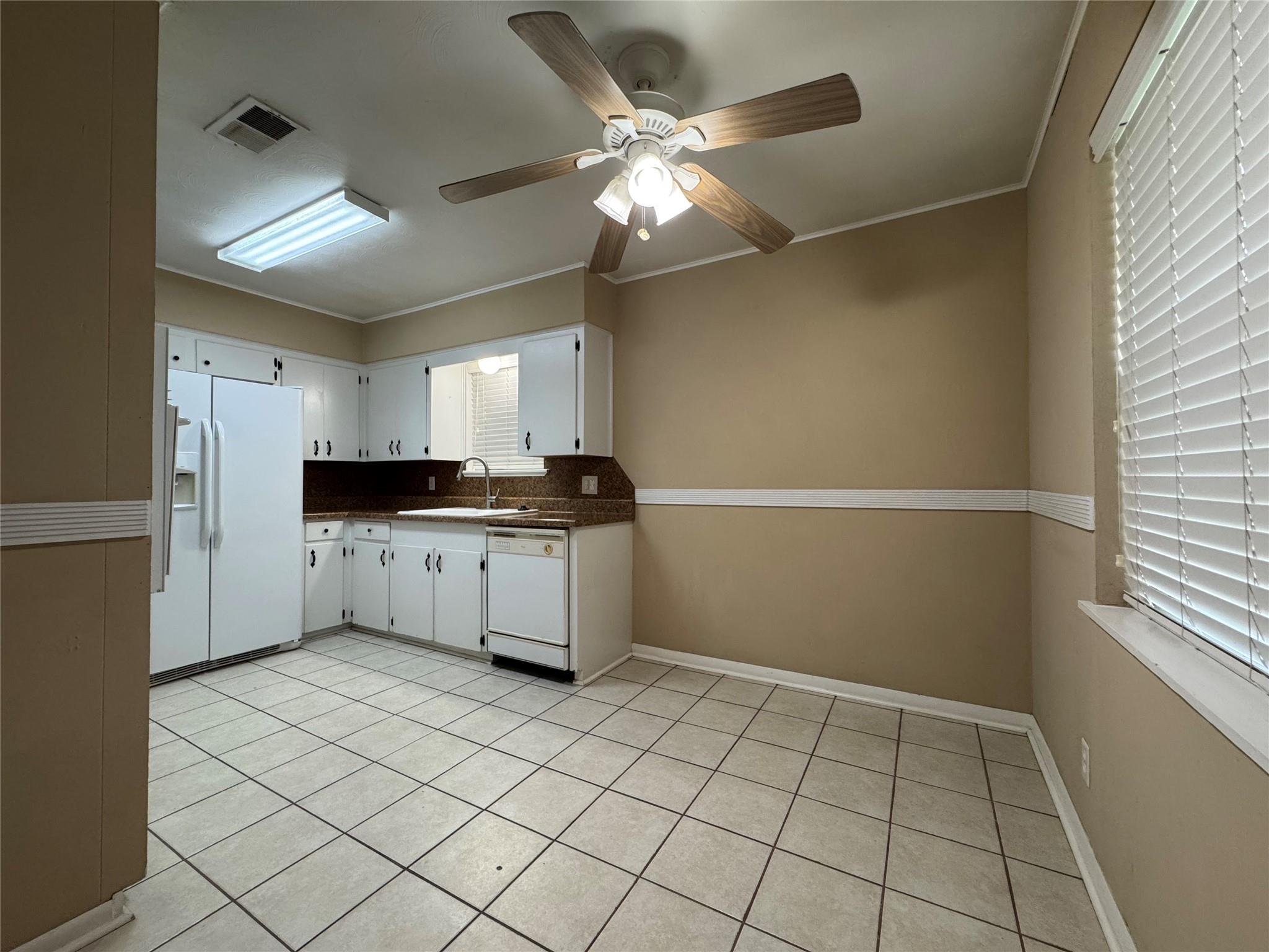 1812 Dolphin Drive, Seabrook