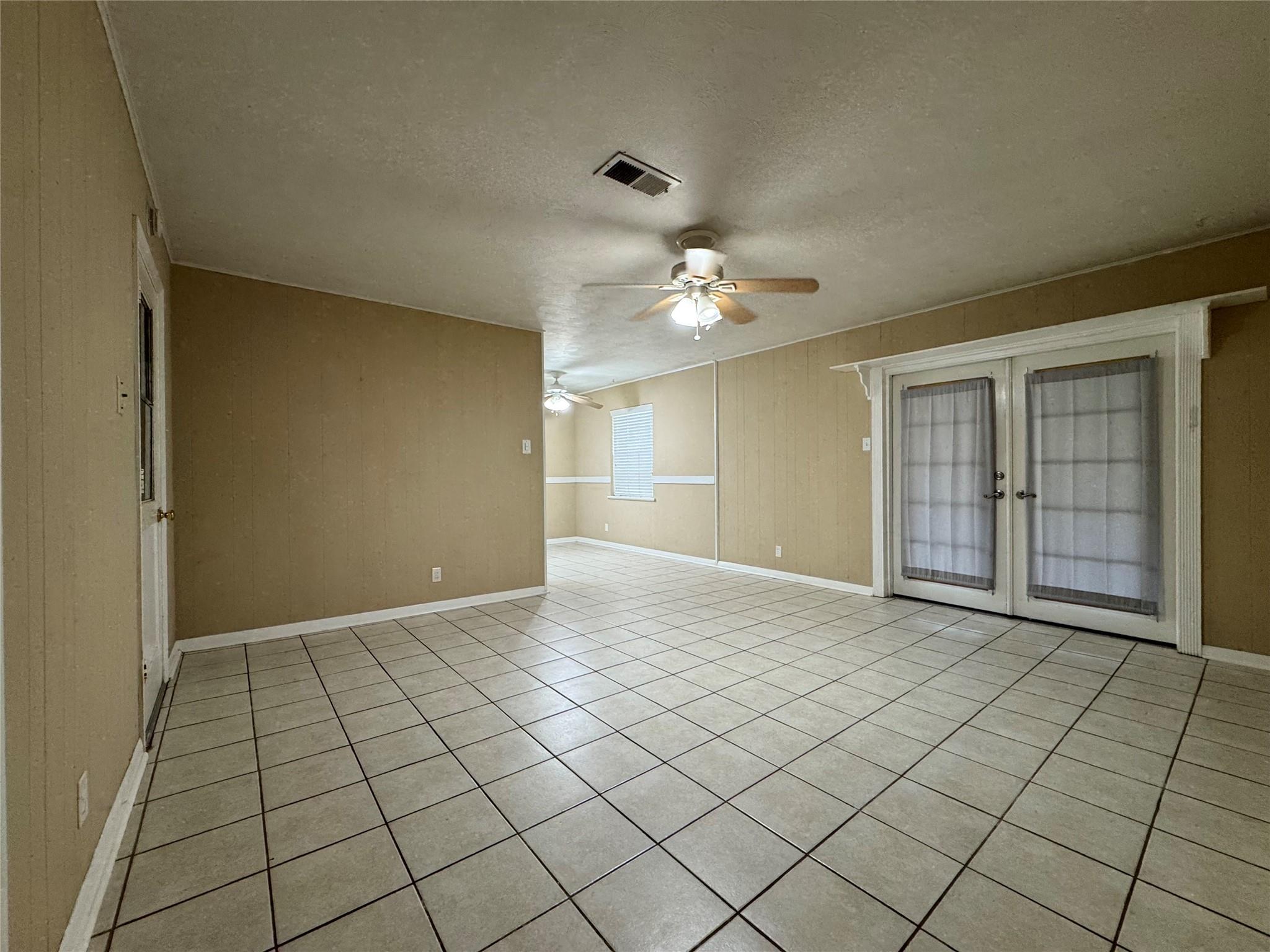 1812 Dolphin Drive, Seabrook