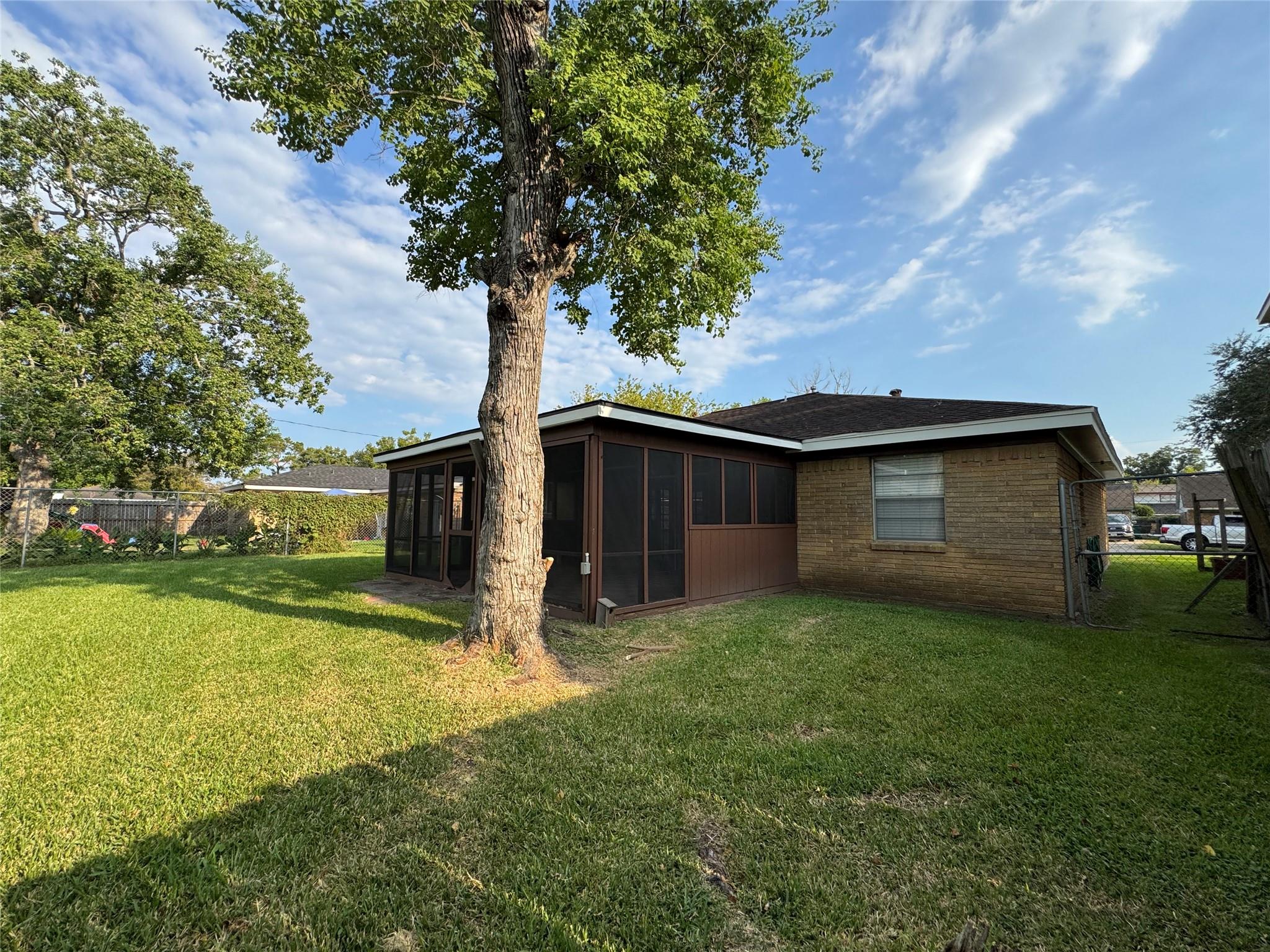 1812 Dolphin Drive, Seabrook