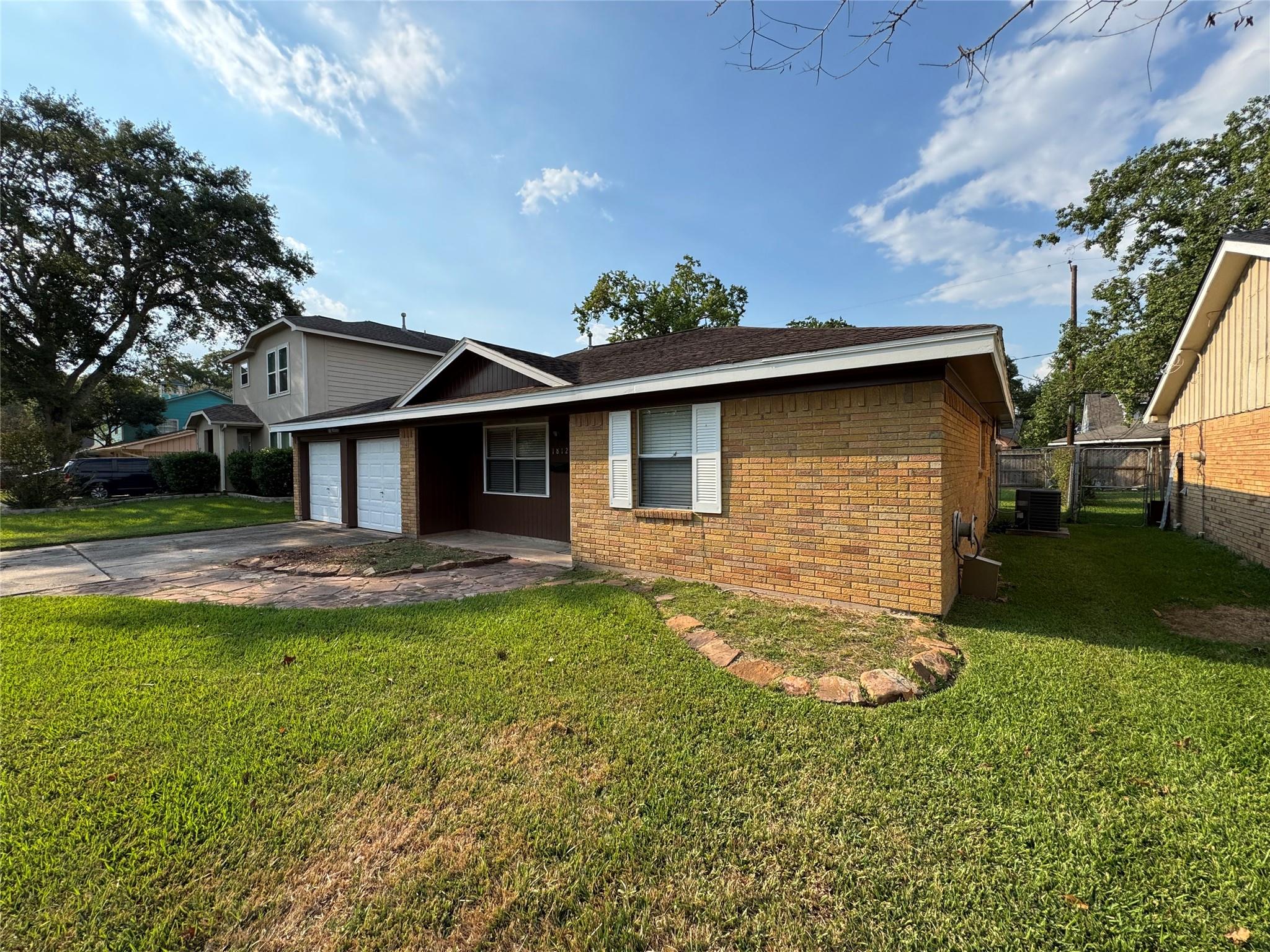 1812 Dolphin Drive, Seabrook