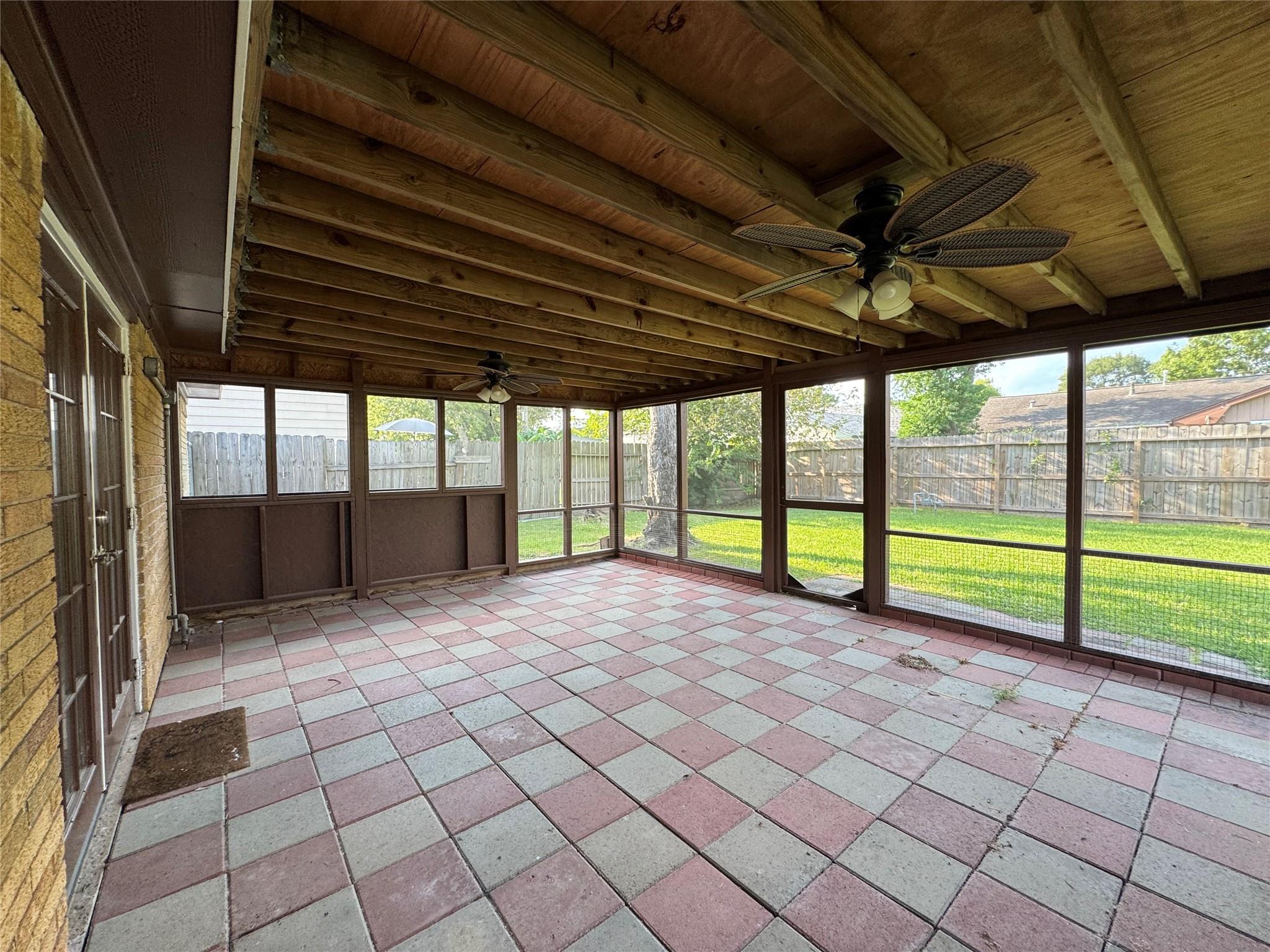 1812 Dolphin Drive, Seabrook