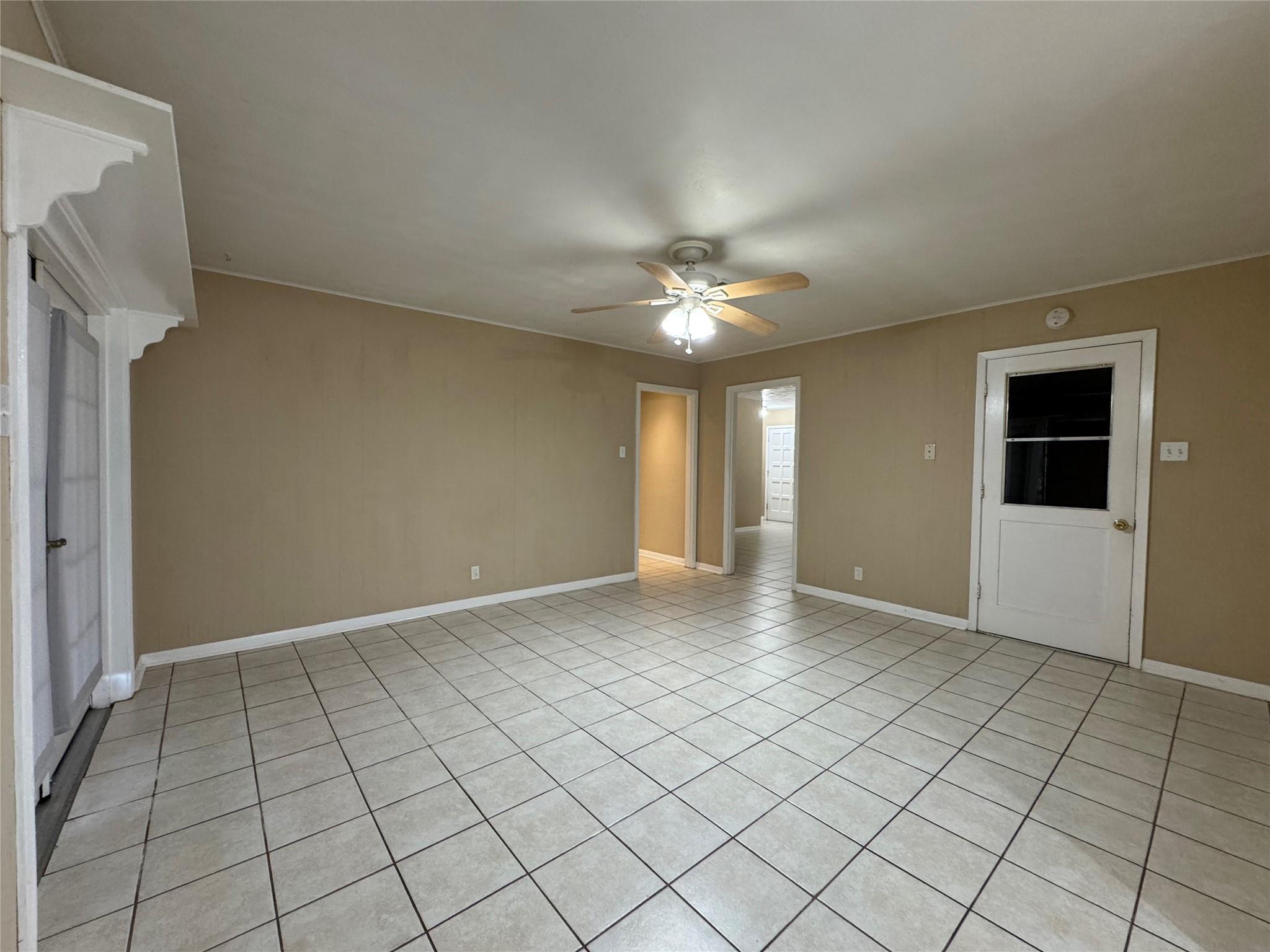 1812 Dolphin Drive, Seabrook