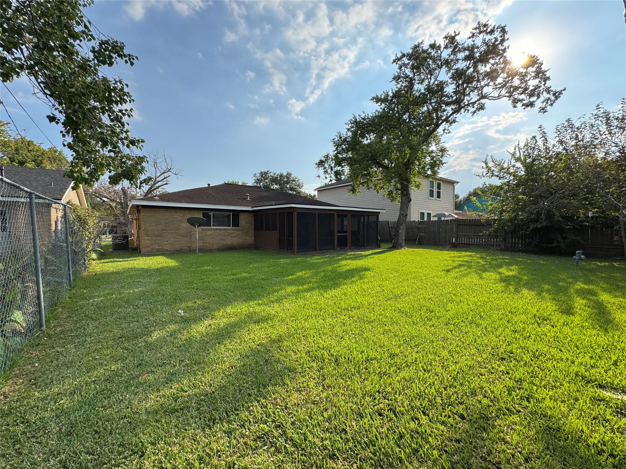 1812 Dolphin Drive, Seabrook