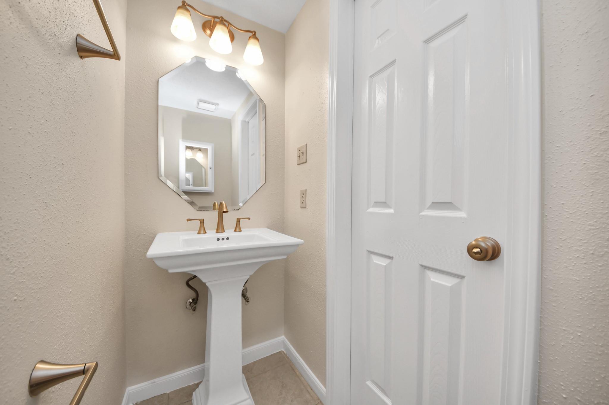 5606 Charlestown Colony Drive