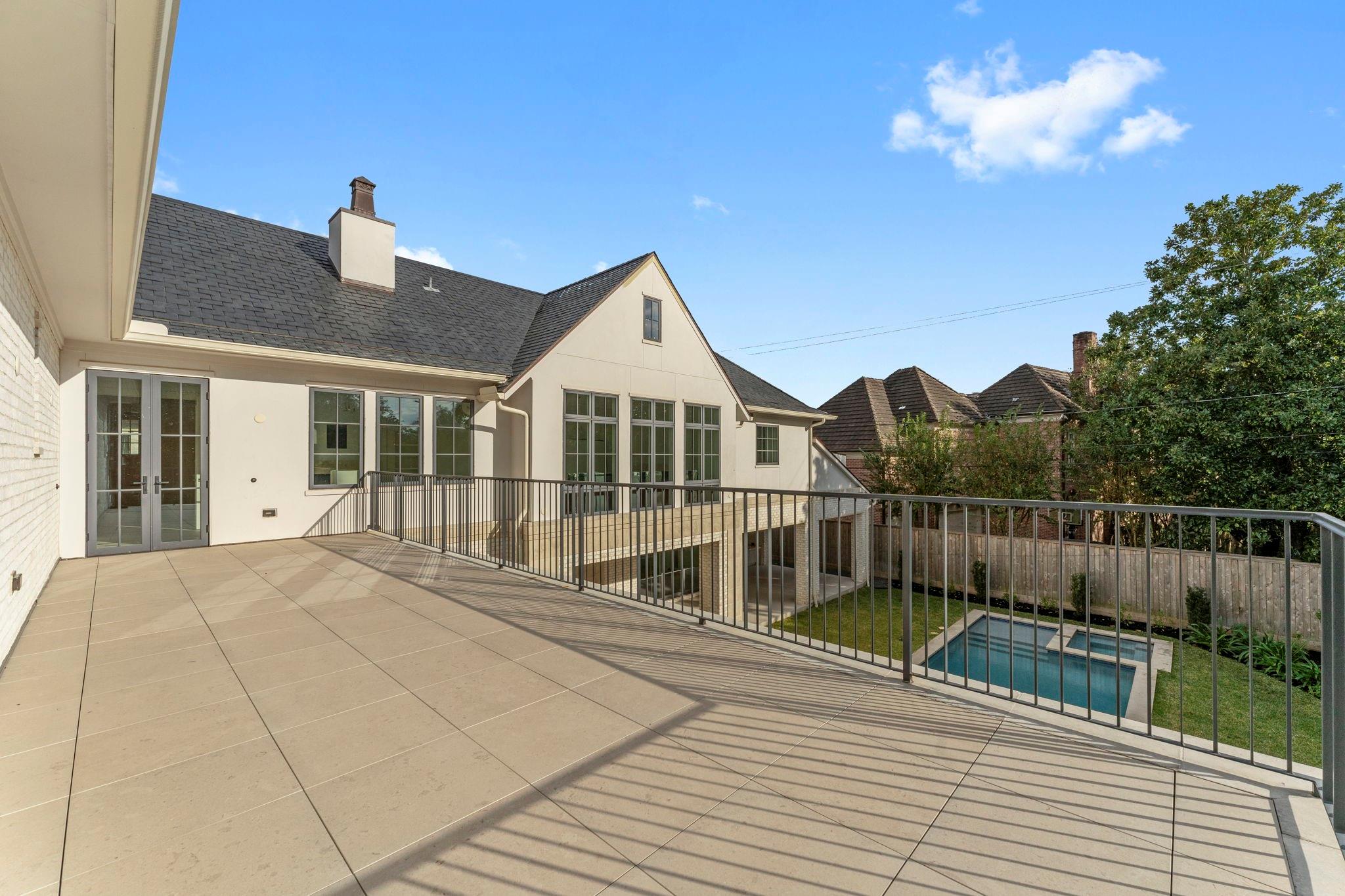 3653 Chevy Chase Drive