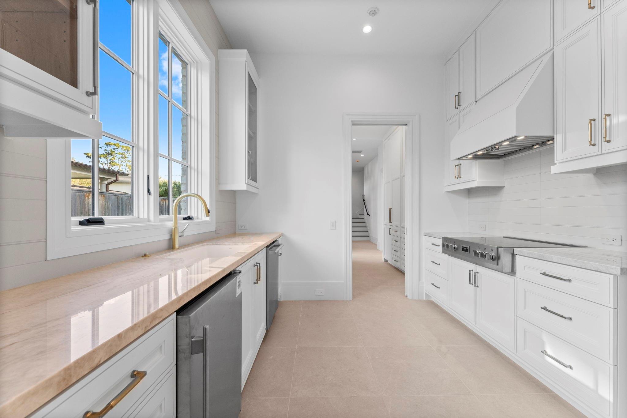 3653 Chevy Chase Drive