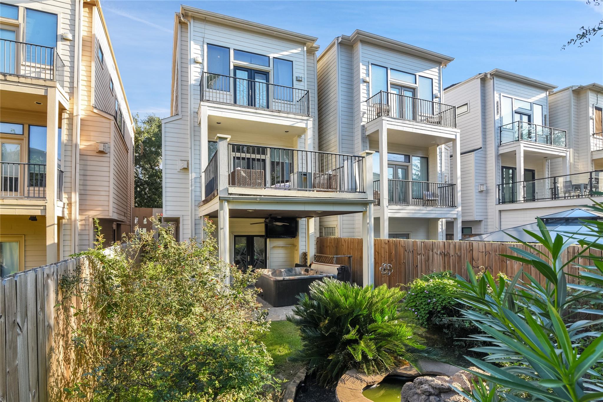 5213 Lillian Street