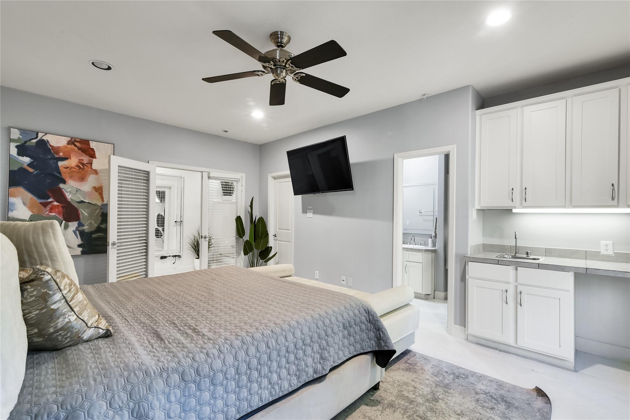 5213 Lillian Street