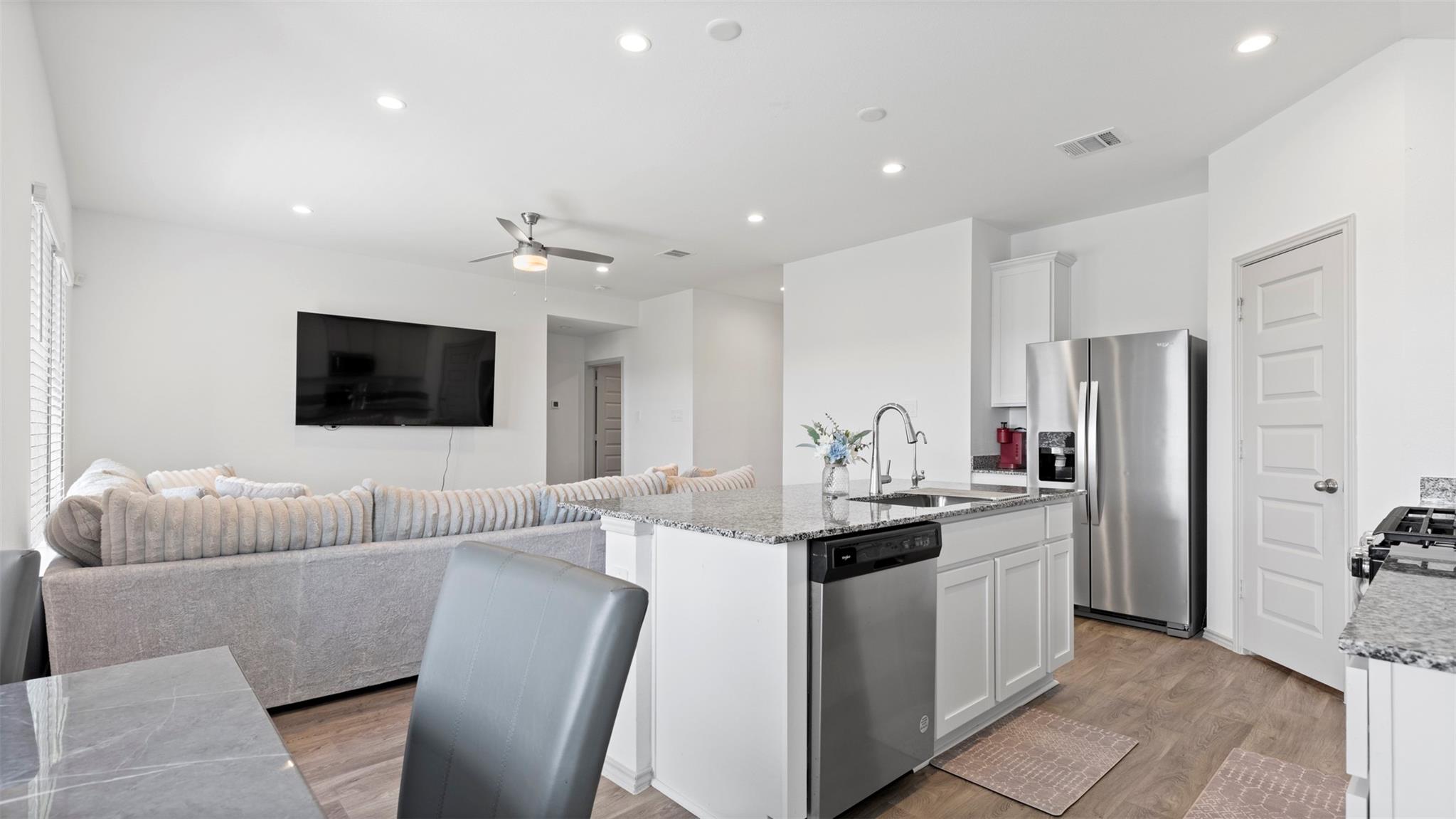 3521 Rockefeller Road