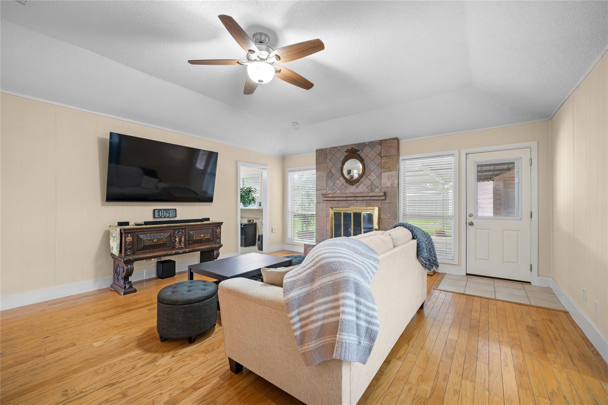 7615 Del Rey Lane