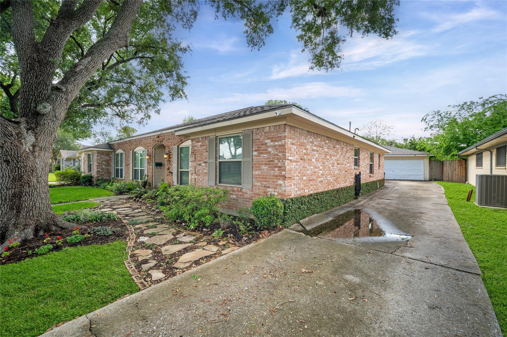7615 Del Rey Lane