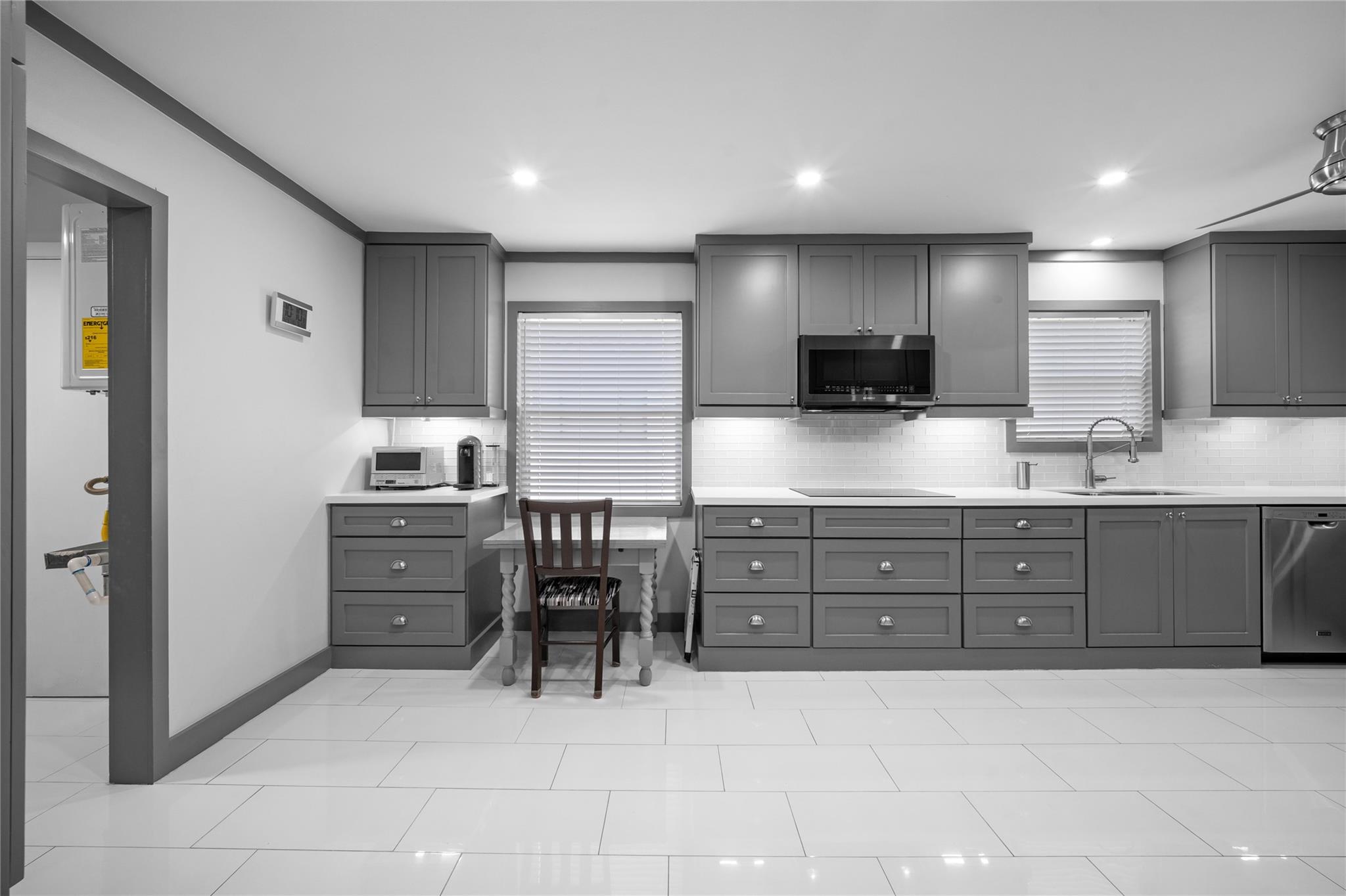 7615 Del Rey Lane
