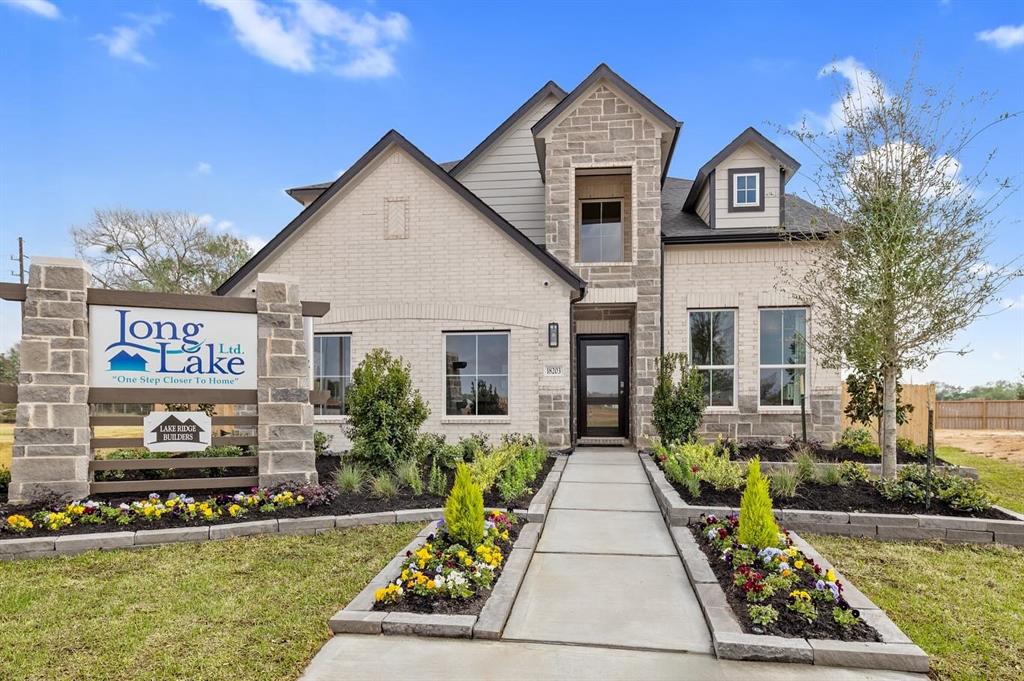 14931 Royal Leaf Drive