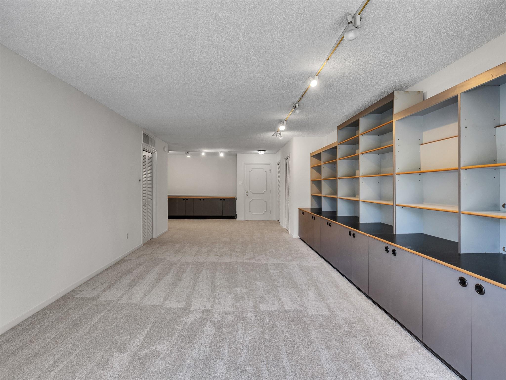 5050 Ambassador Way # 218