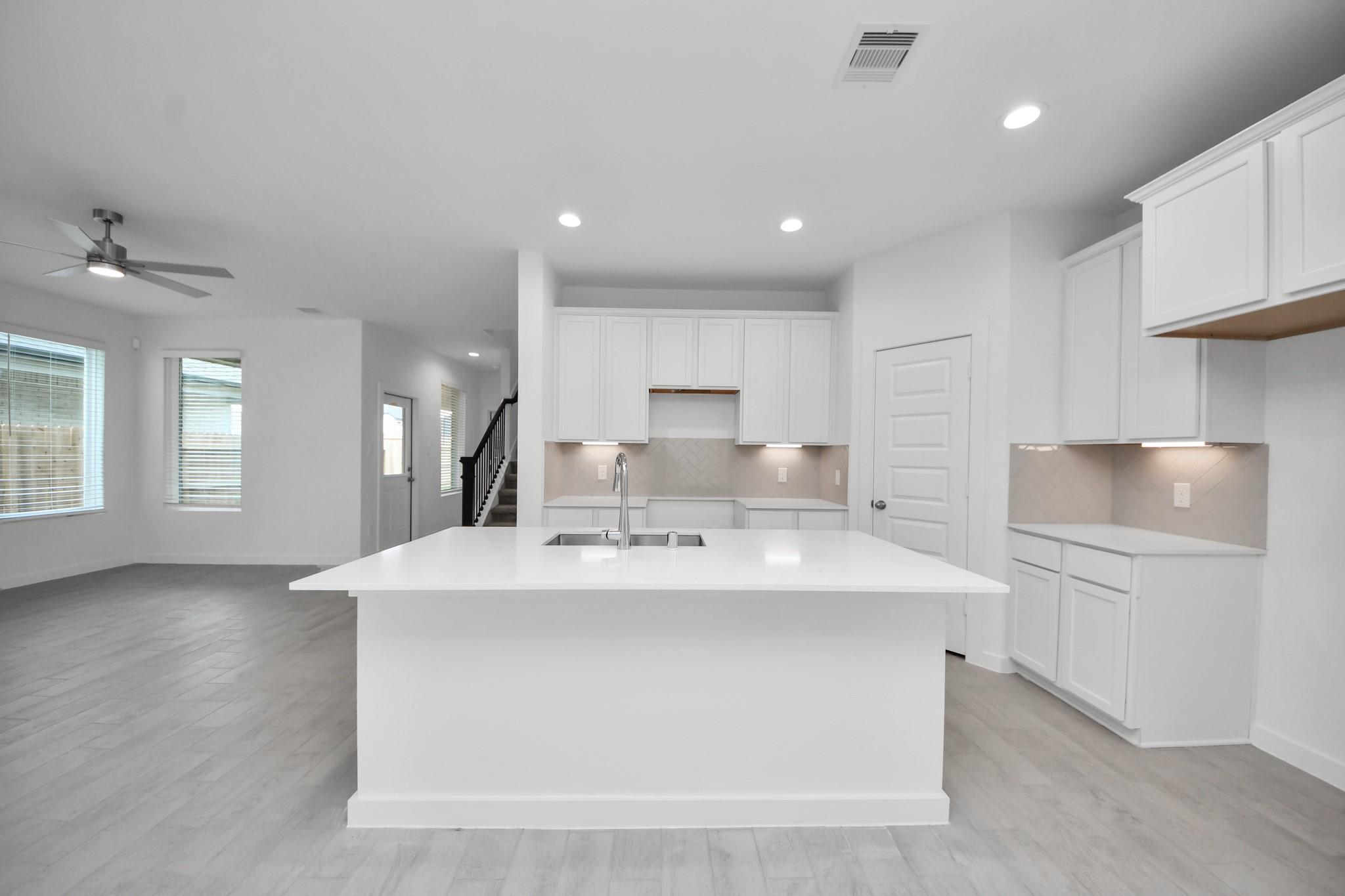 18526 Athena Flower Drive