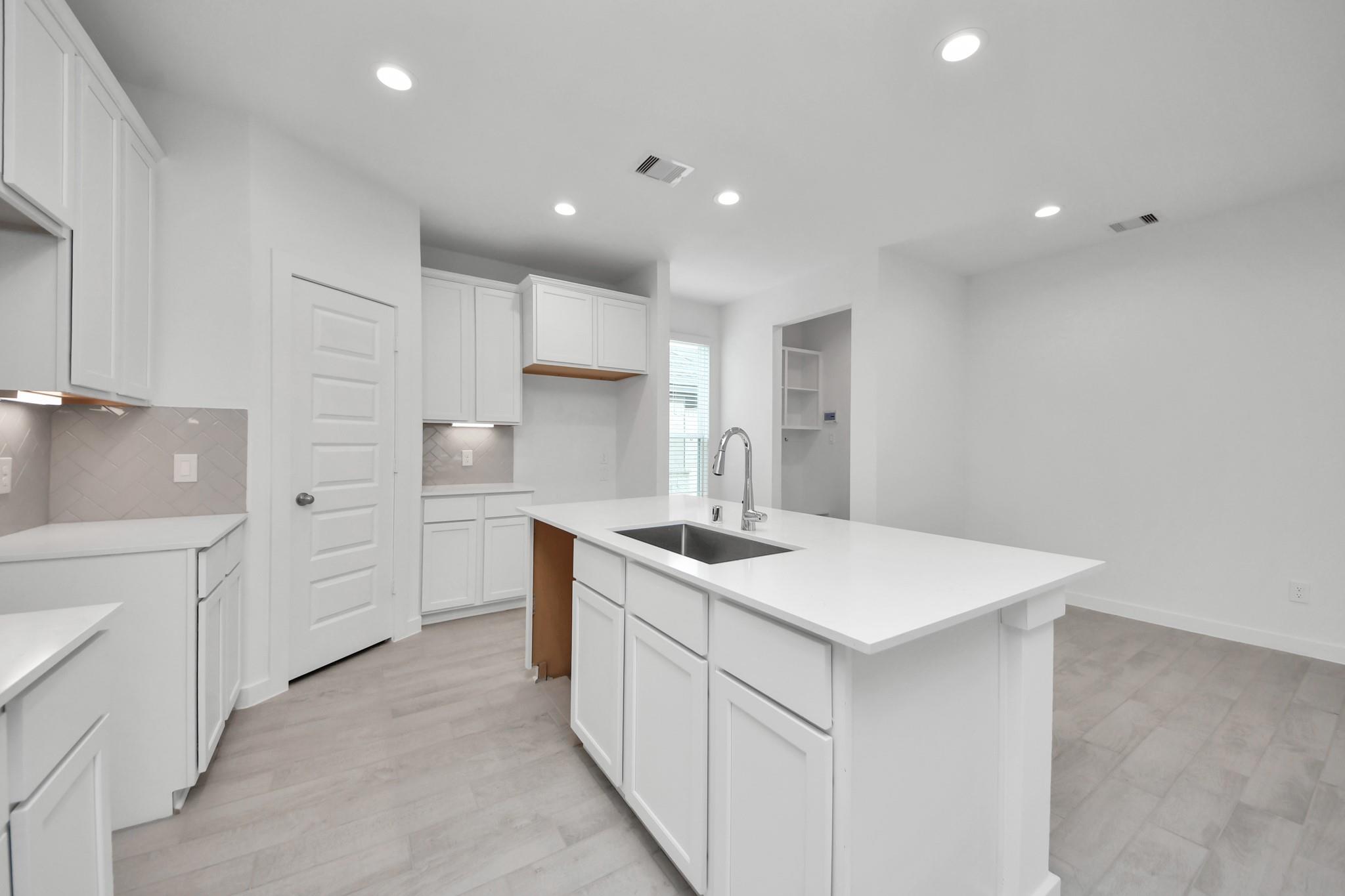 18526 Athena Flower Drive