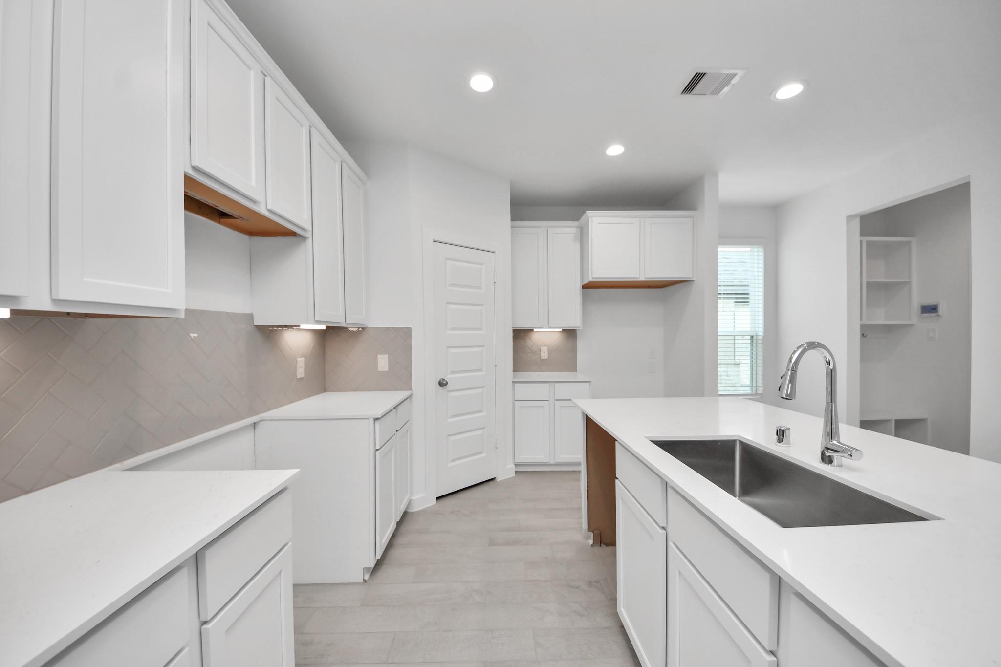 18526 Athena Flower Drive