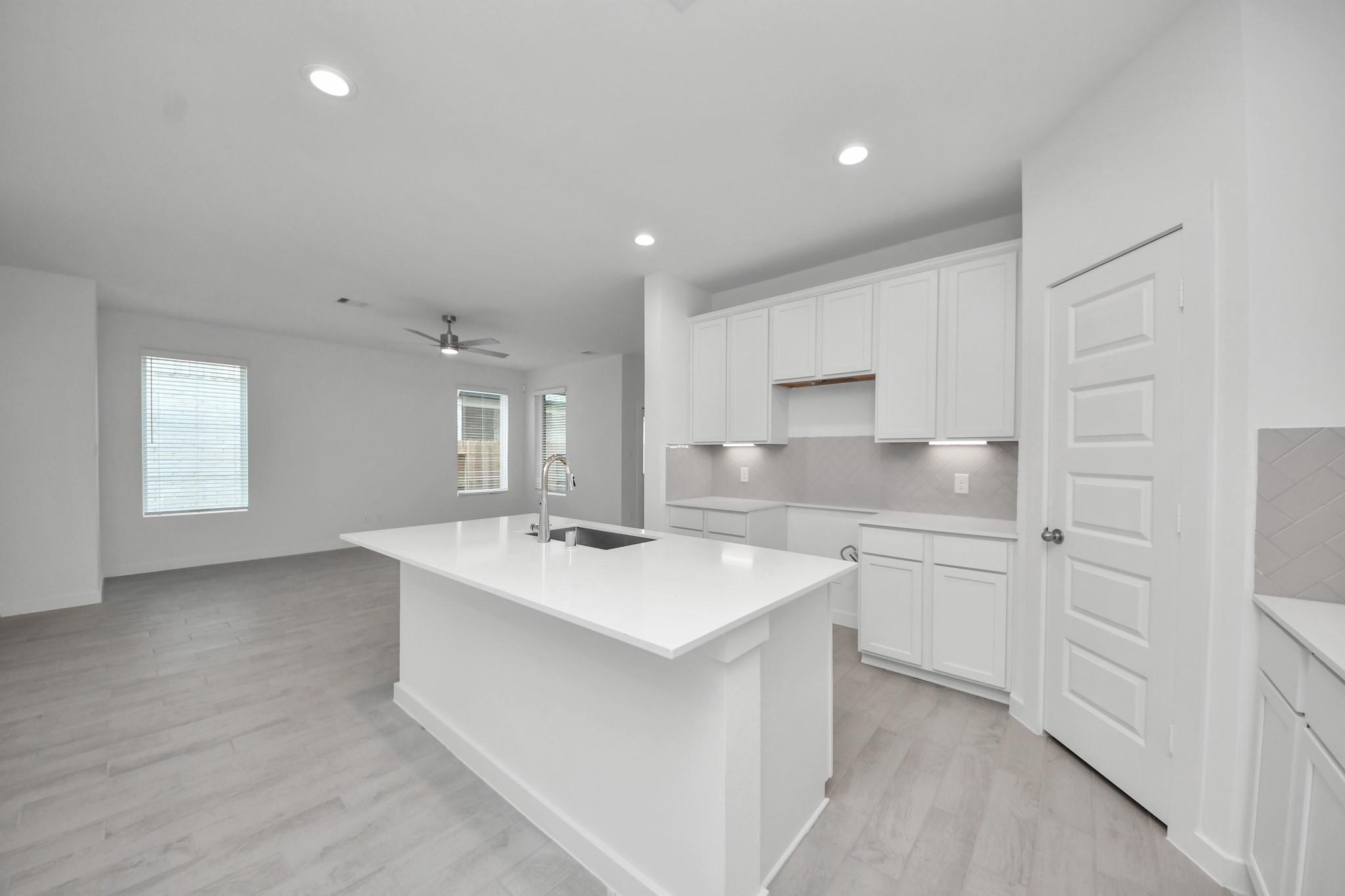 18526 Athena Flower Drive