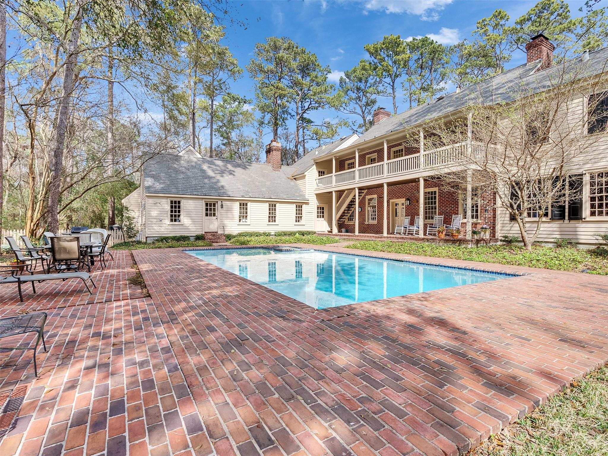 5212 Strack Road