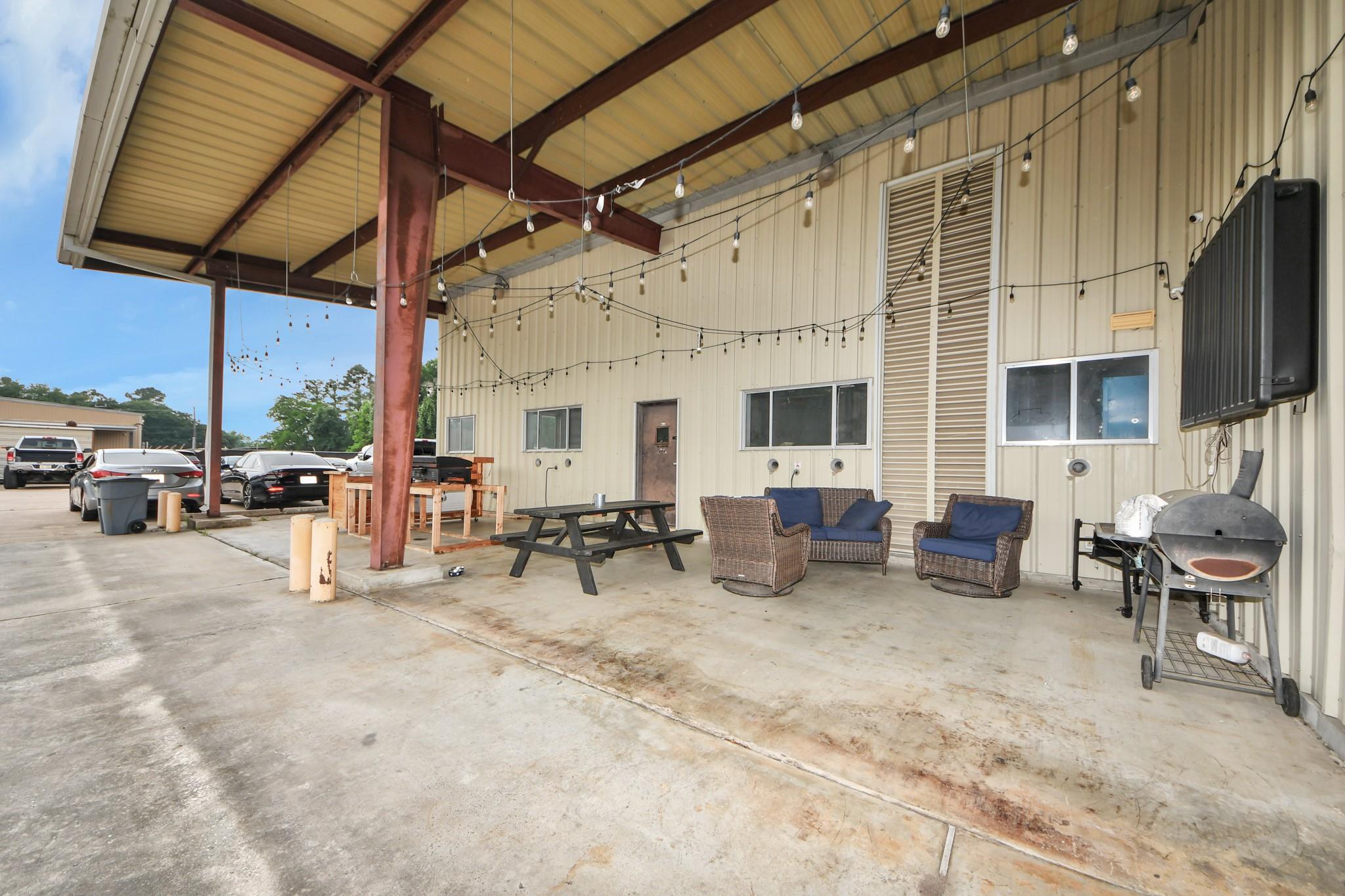 10814 Woodedge Drive