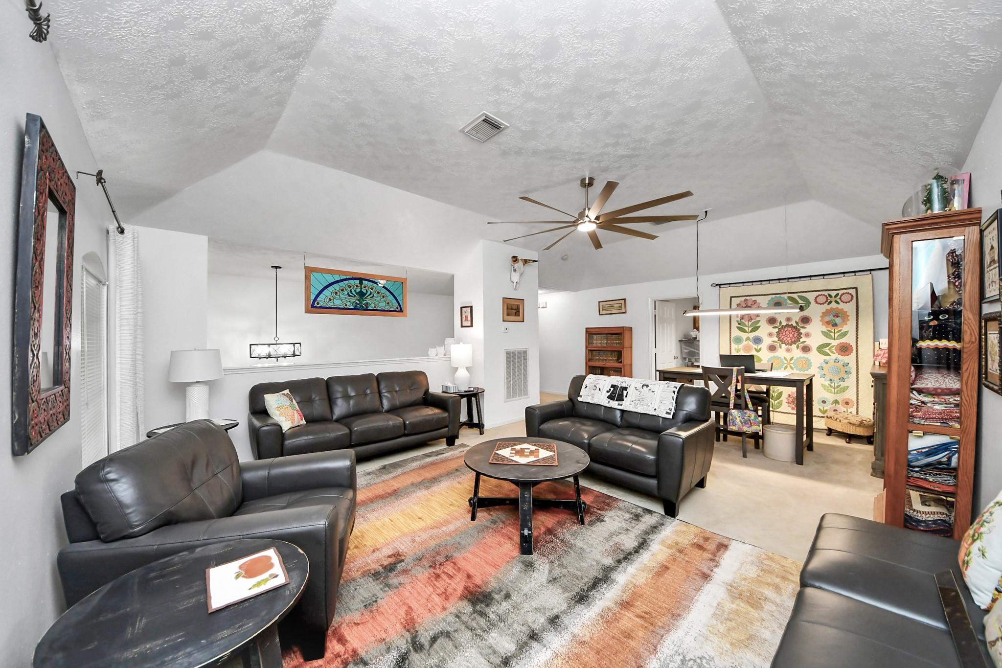 1408 N Pine Orchard Drive