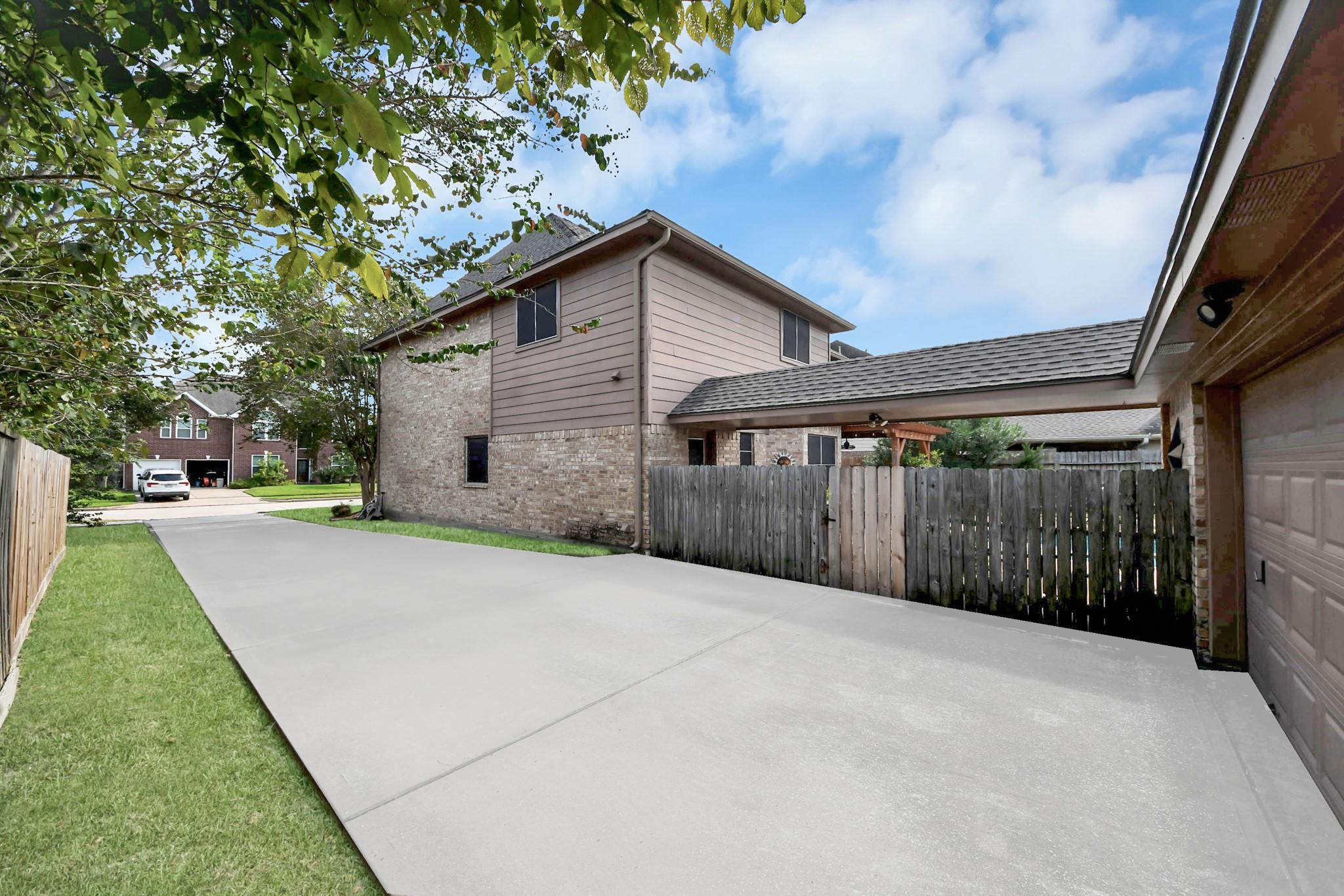 1408 N Pine Orchard Drive