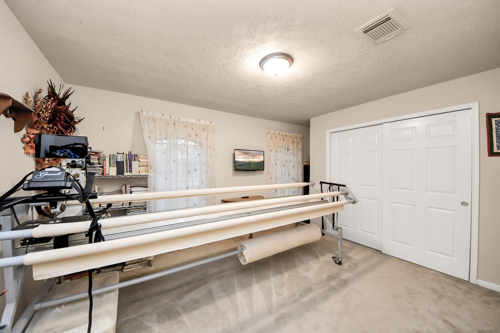1408 N Pine Orchard Drive