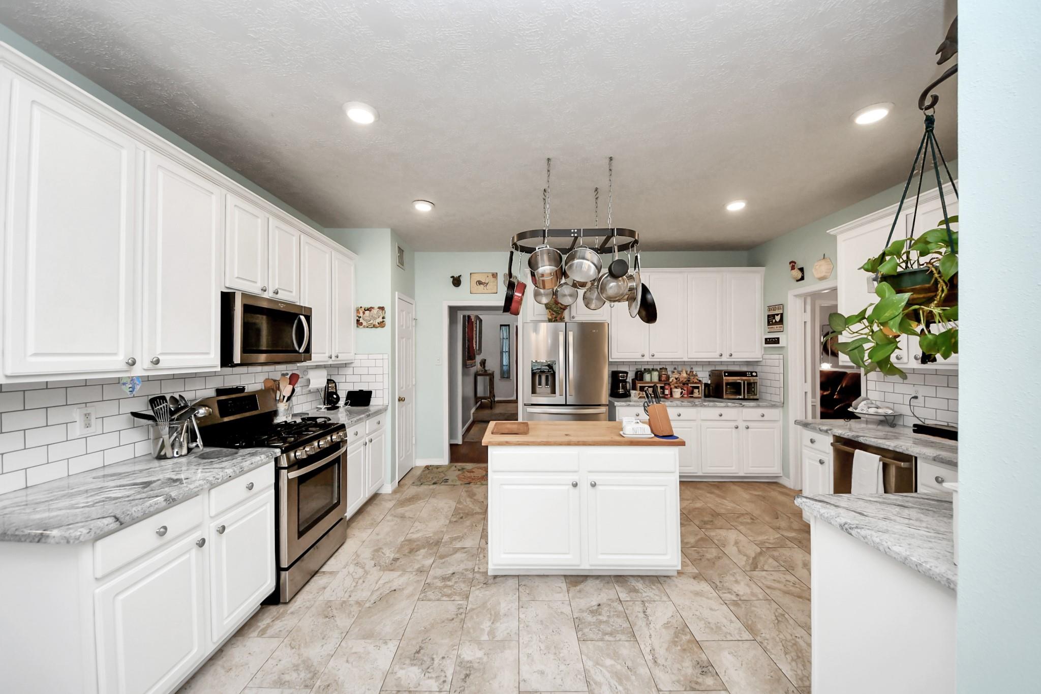 1408 N Pine Orchard Drive