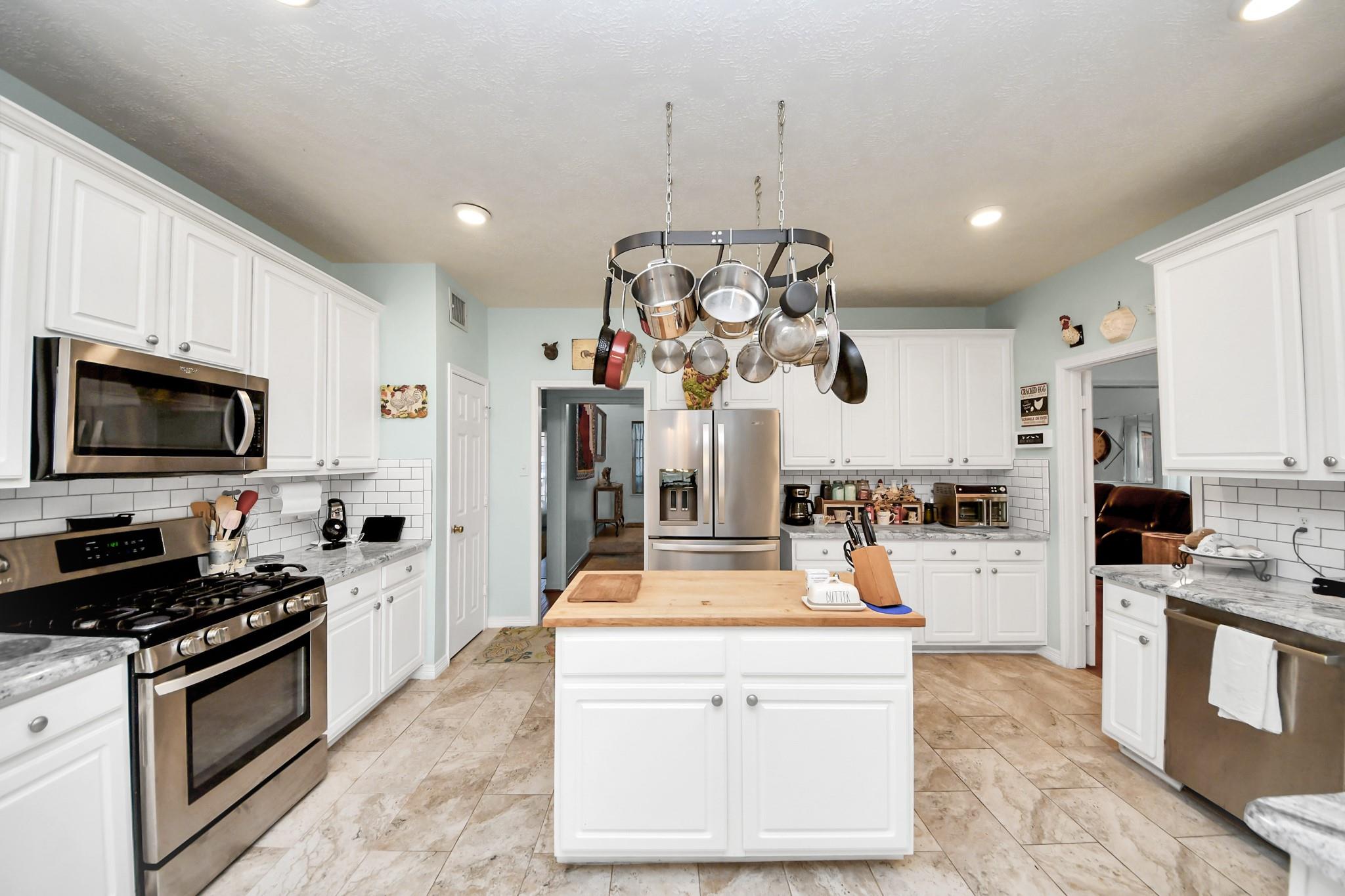 1408 N Pine Orchard Drive