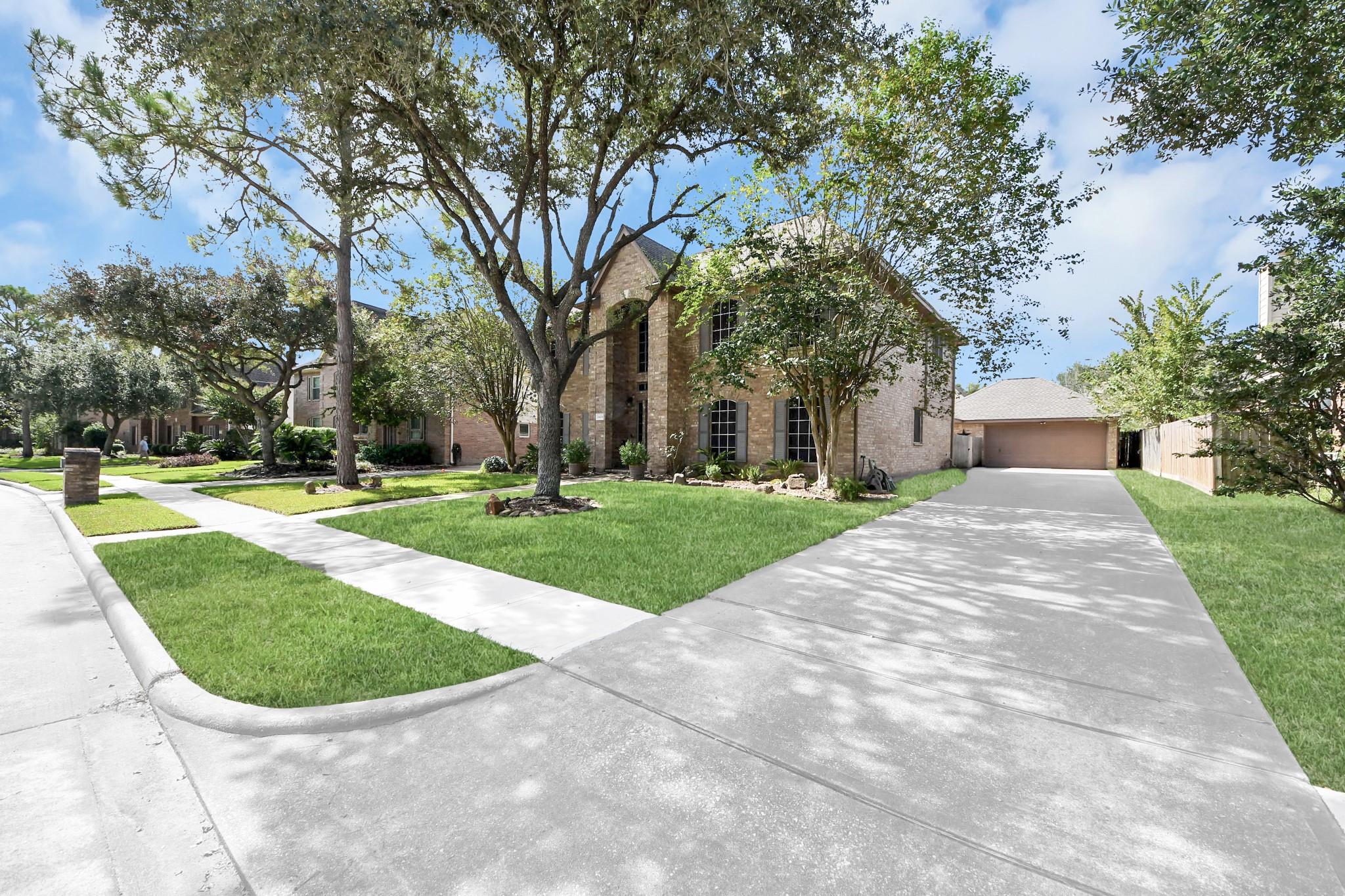1408 N Pine Orchard Drive