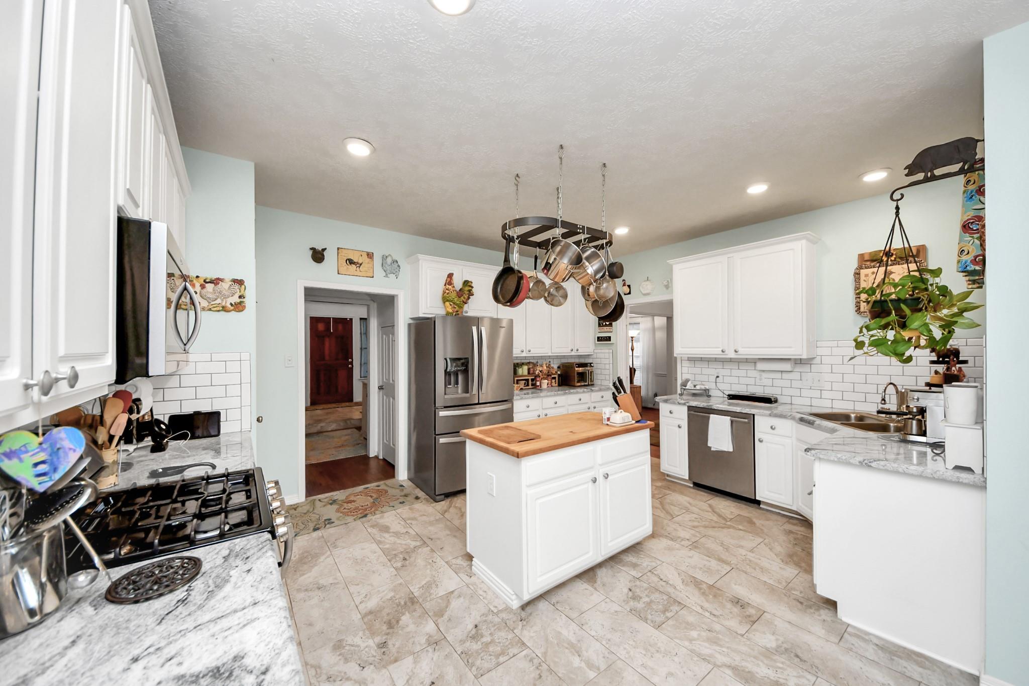 1408 N Pine Orchard Drive