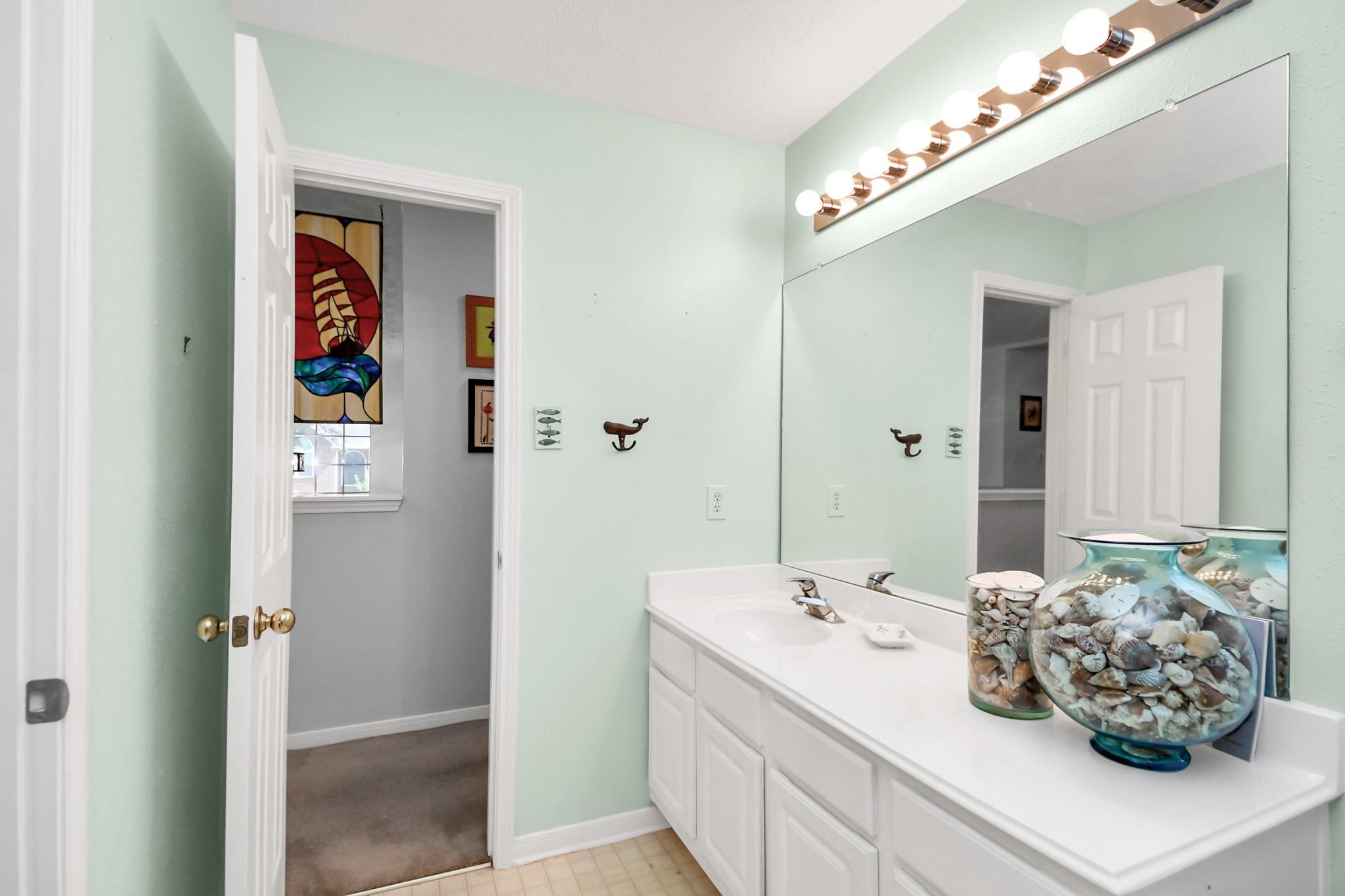 1408 N Pine Orchard Drive