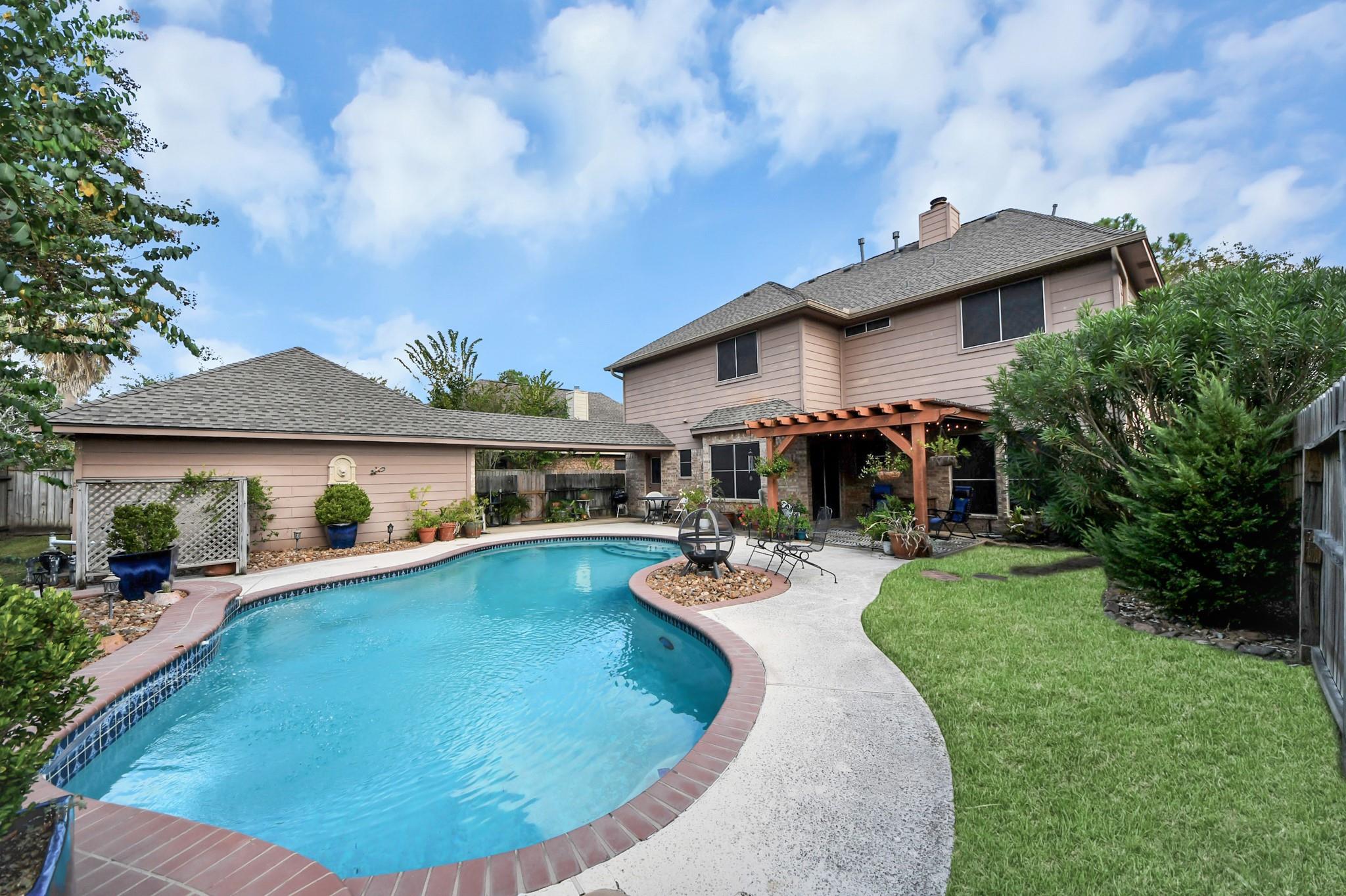 1408 N Pine Orchard Drive