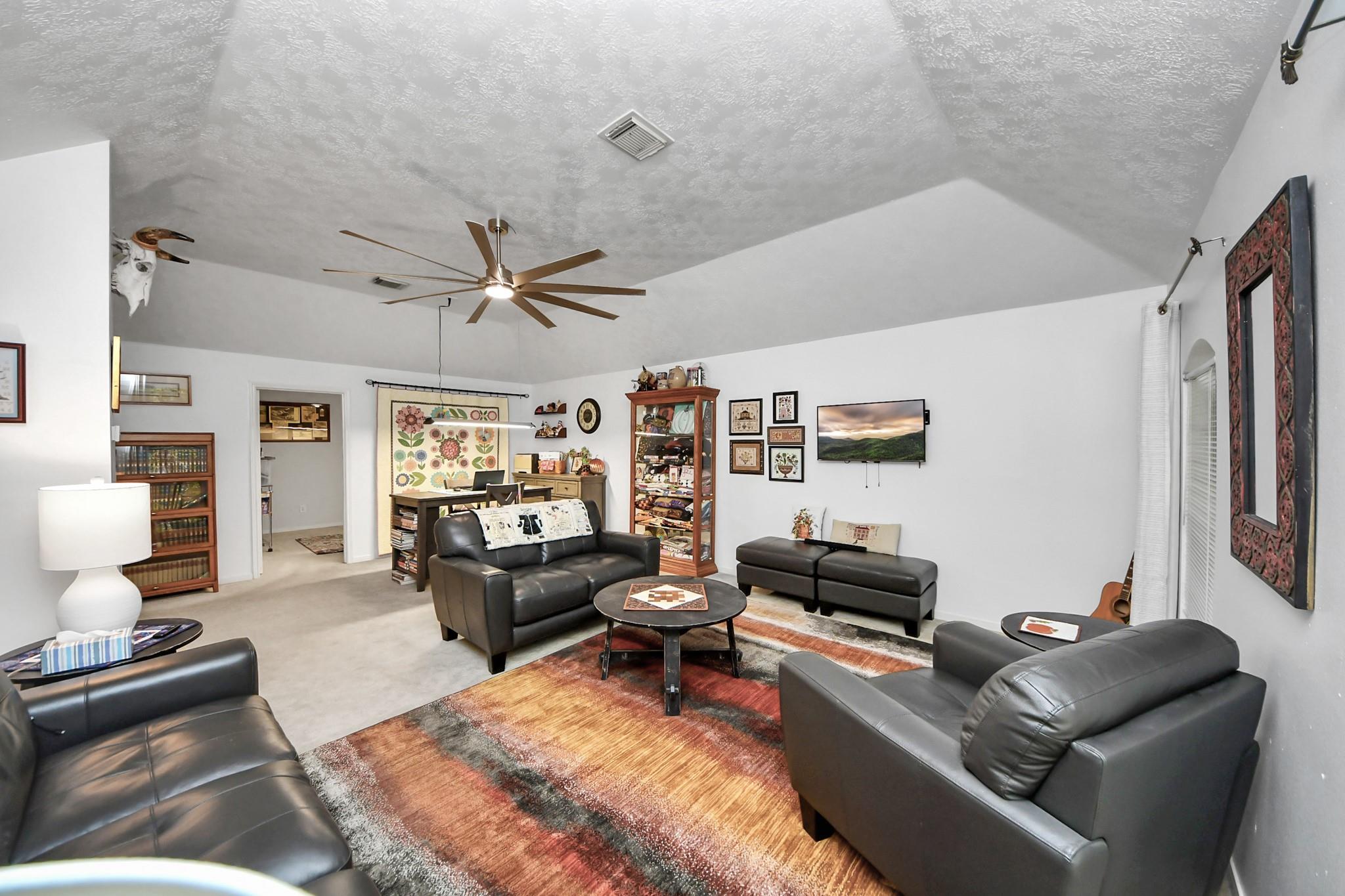 1408 N Pine Orchard Drive