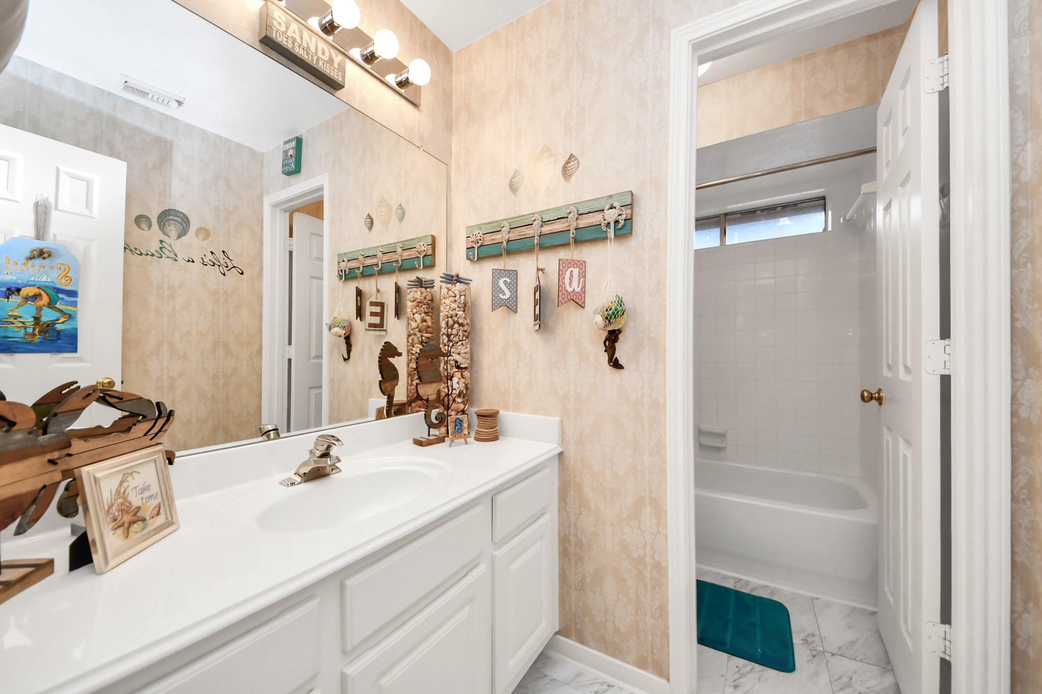 1408 N Pine Orchard Drive