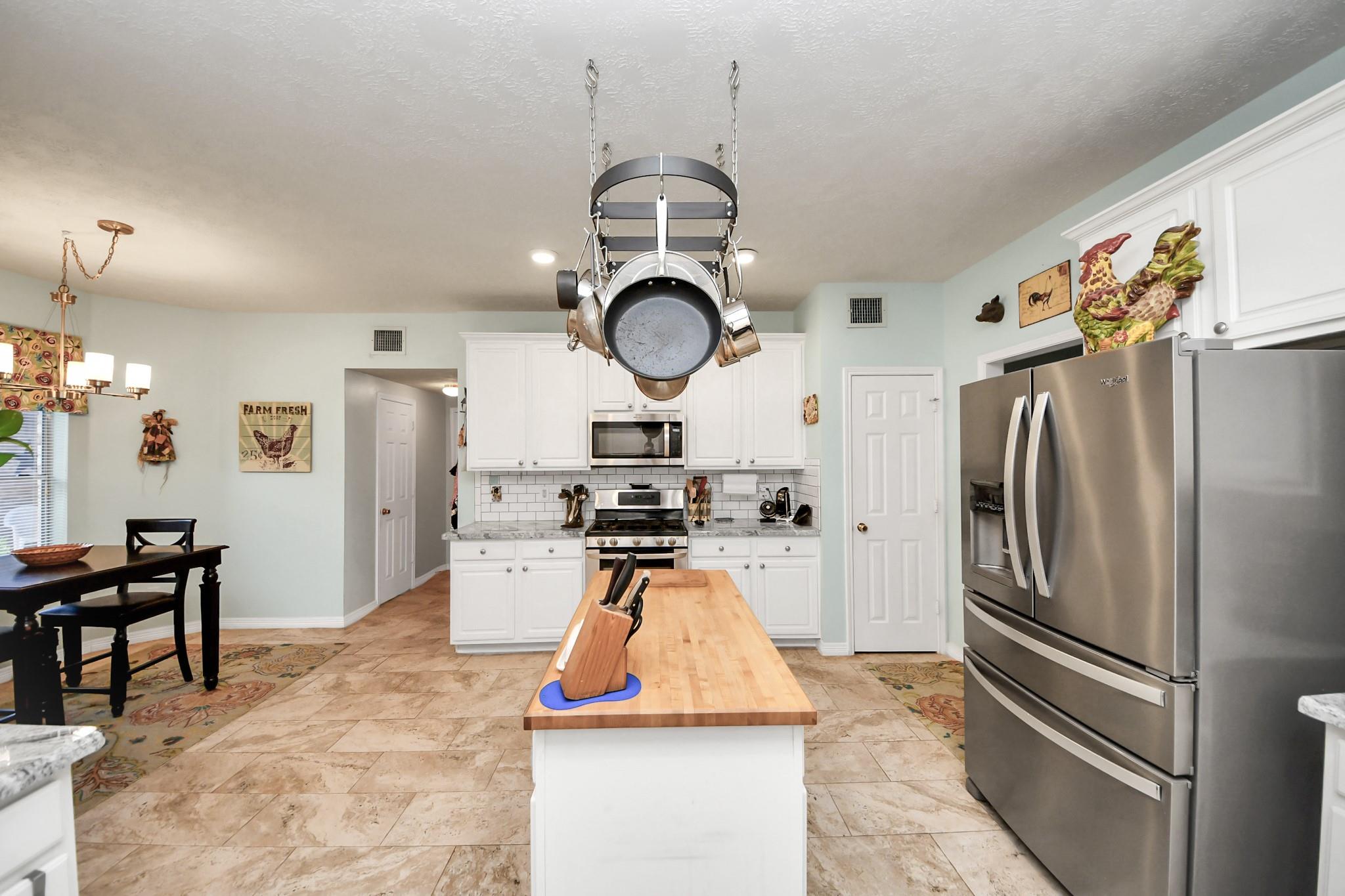 1408 N Pine Orchard Drive