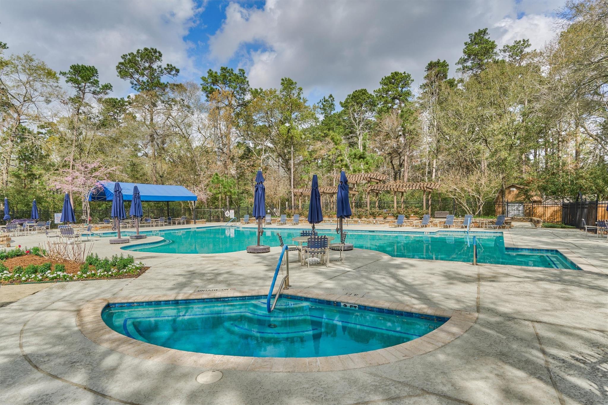23 Meadowhawk Place