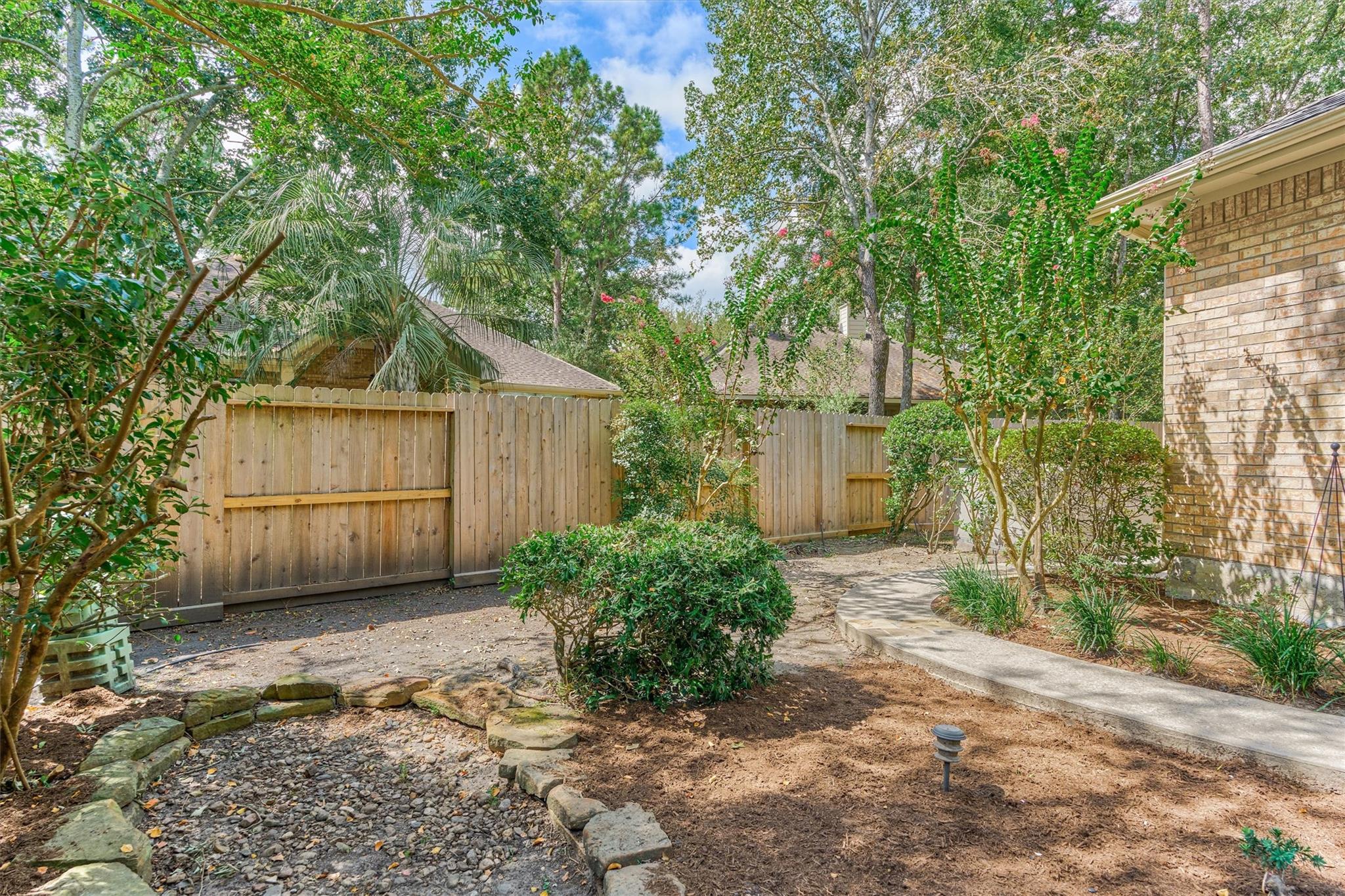 23 Meadowhawk Place