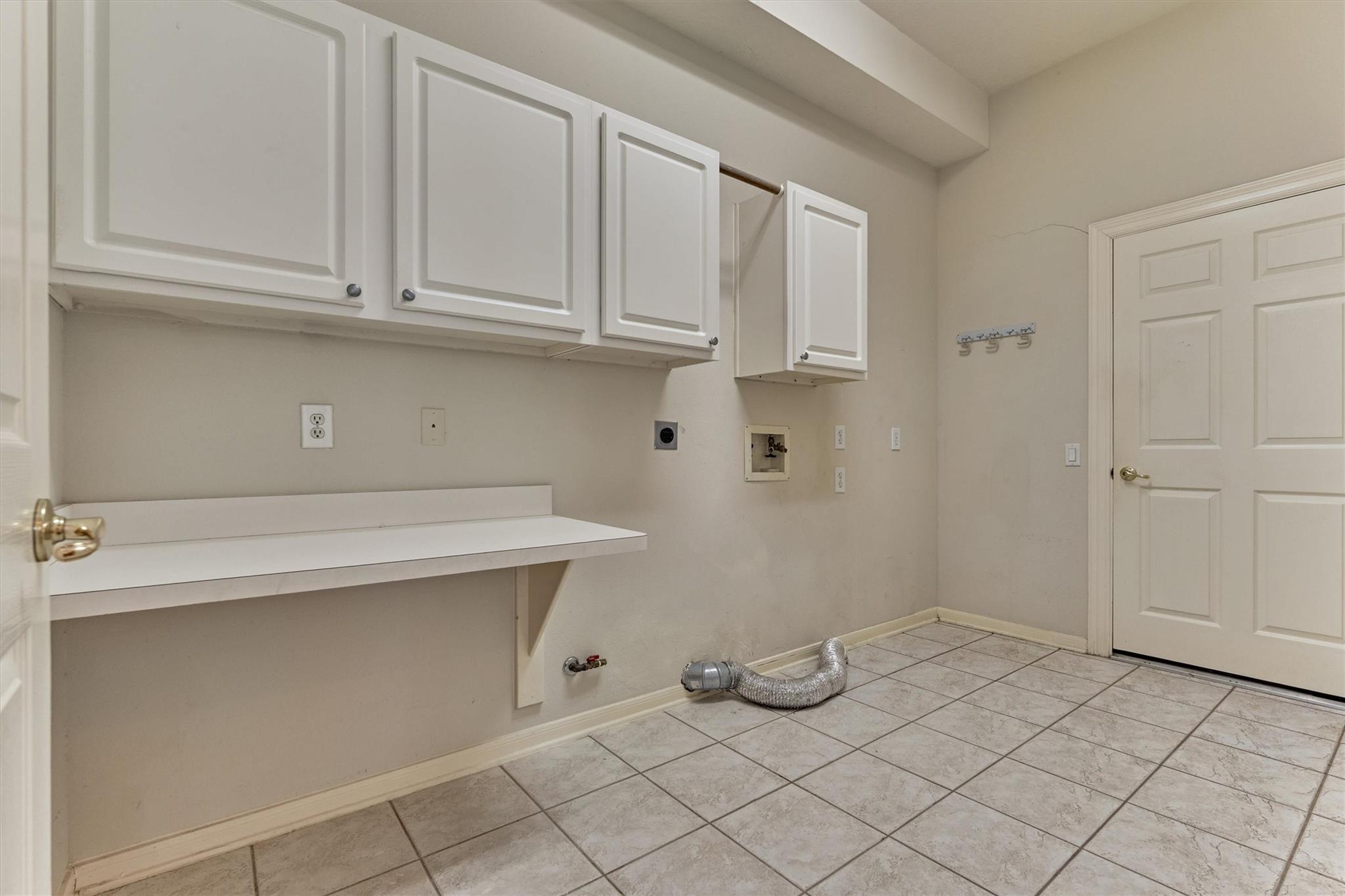23 Meadowhawk Place
