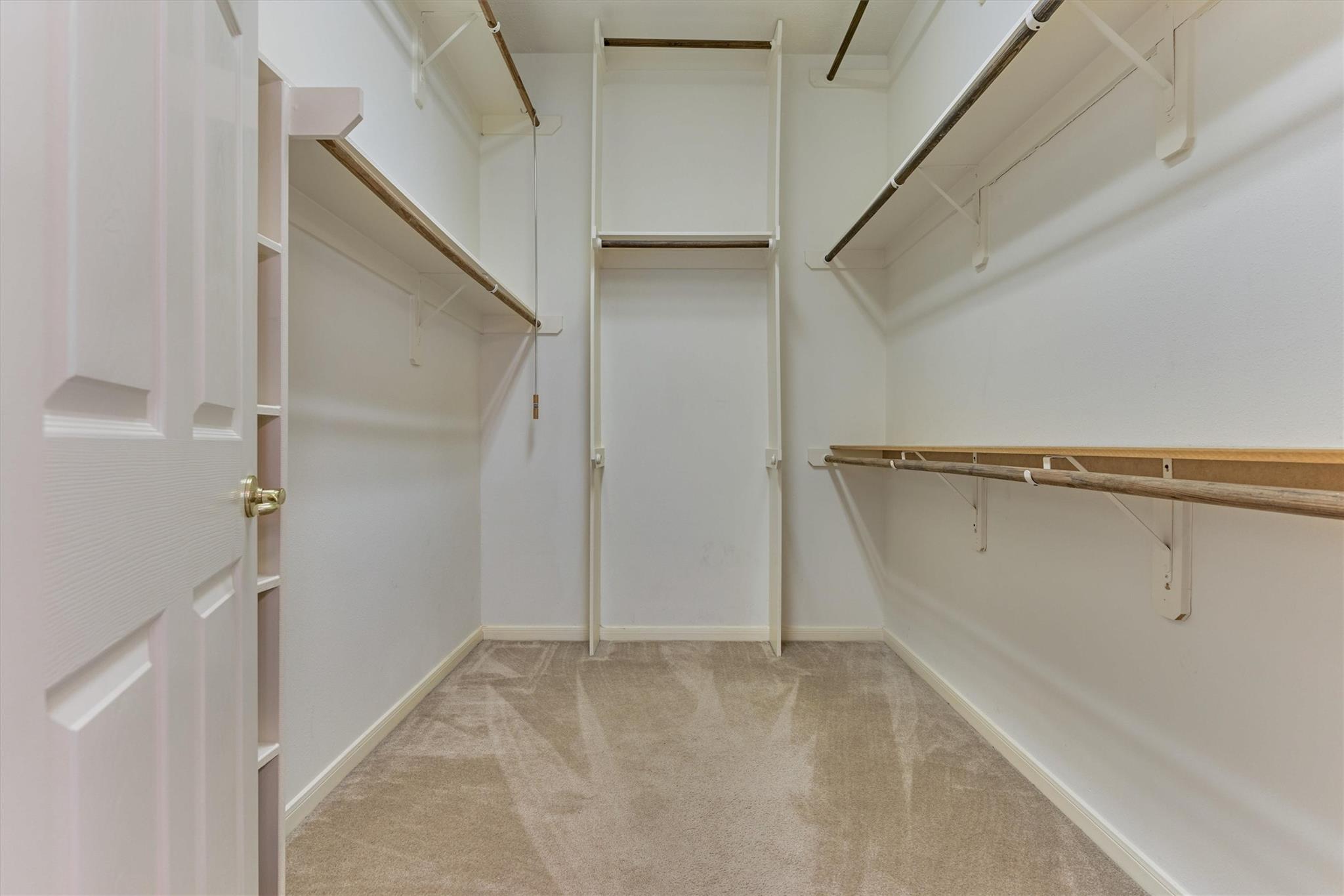 23 Meadowhawk Place