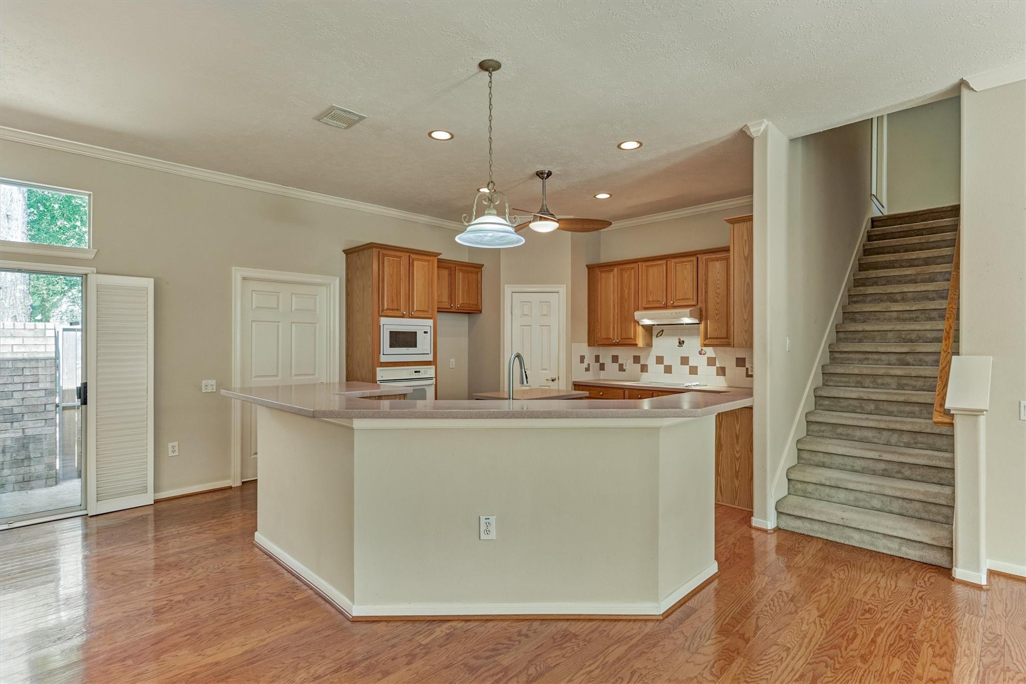 23 Meadowhawk Place