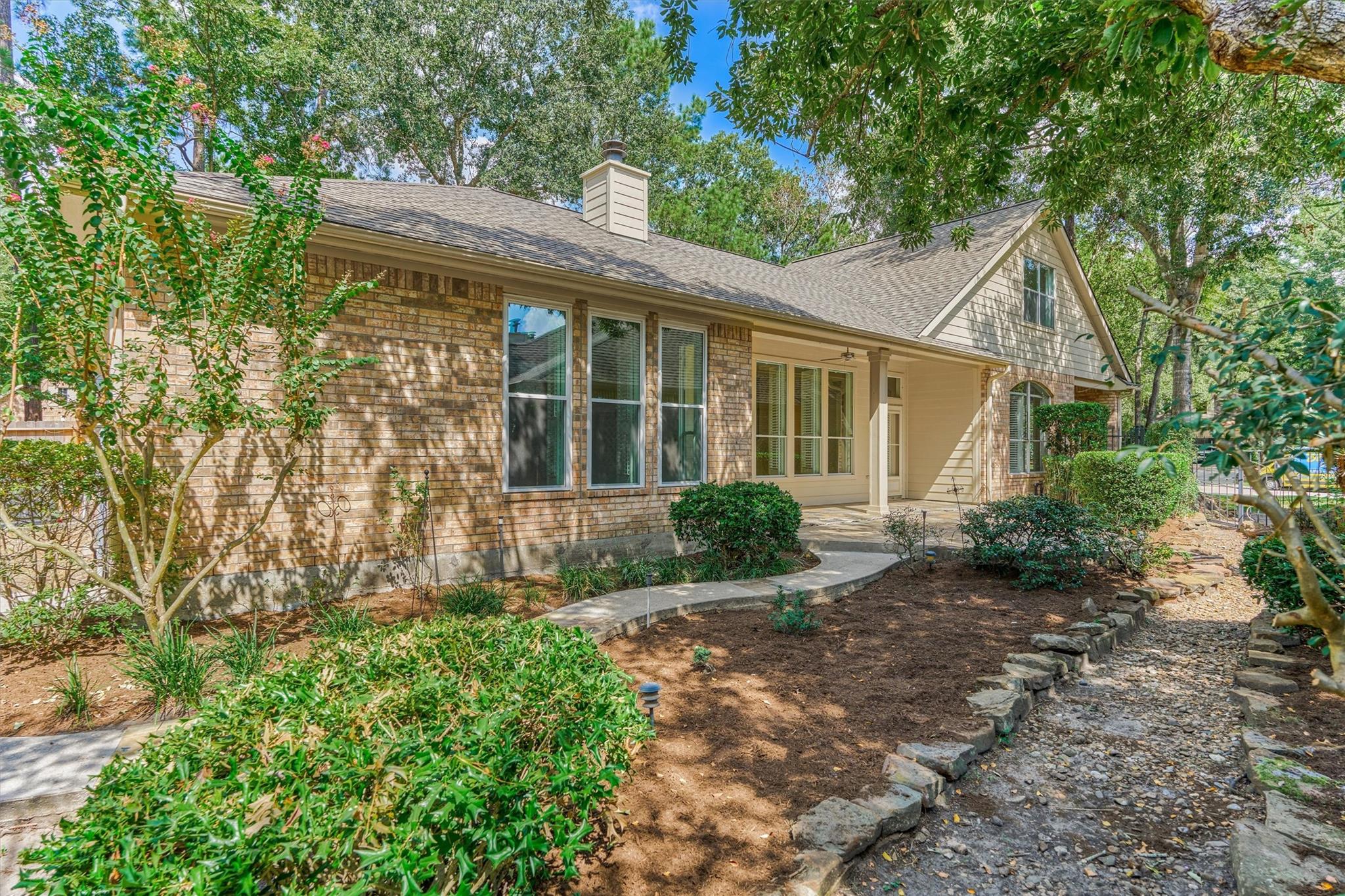 23 Meadowhawk Place