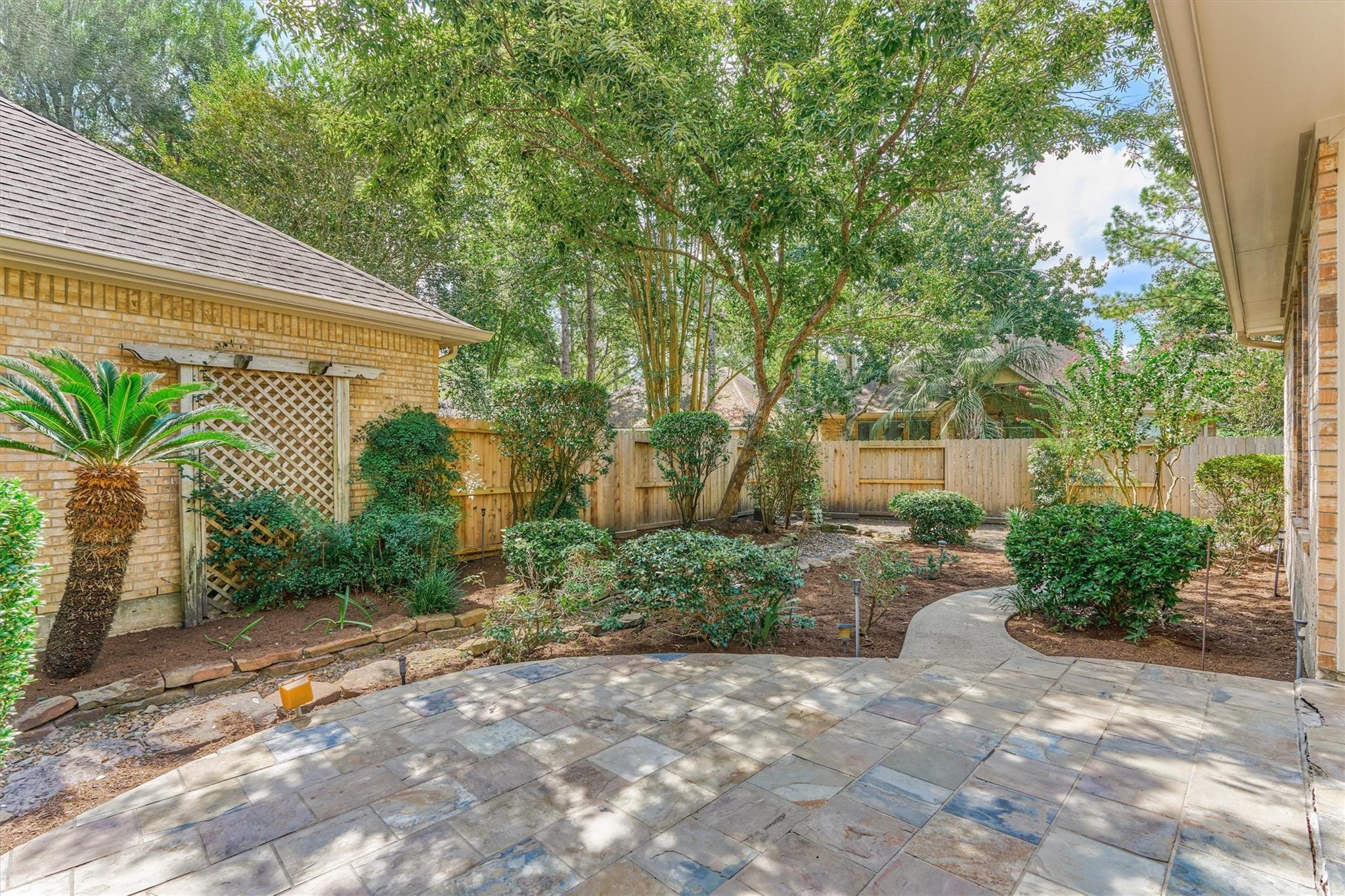 23 Meadowhawk Place