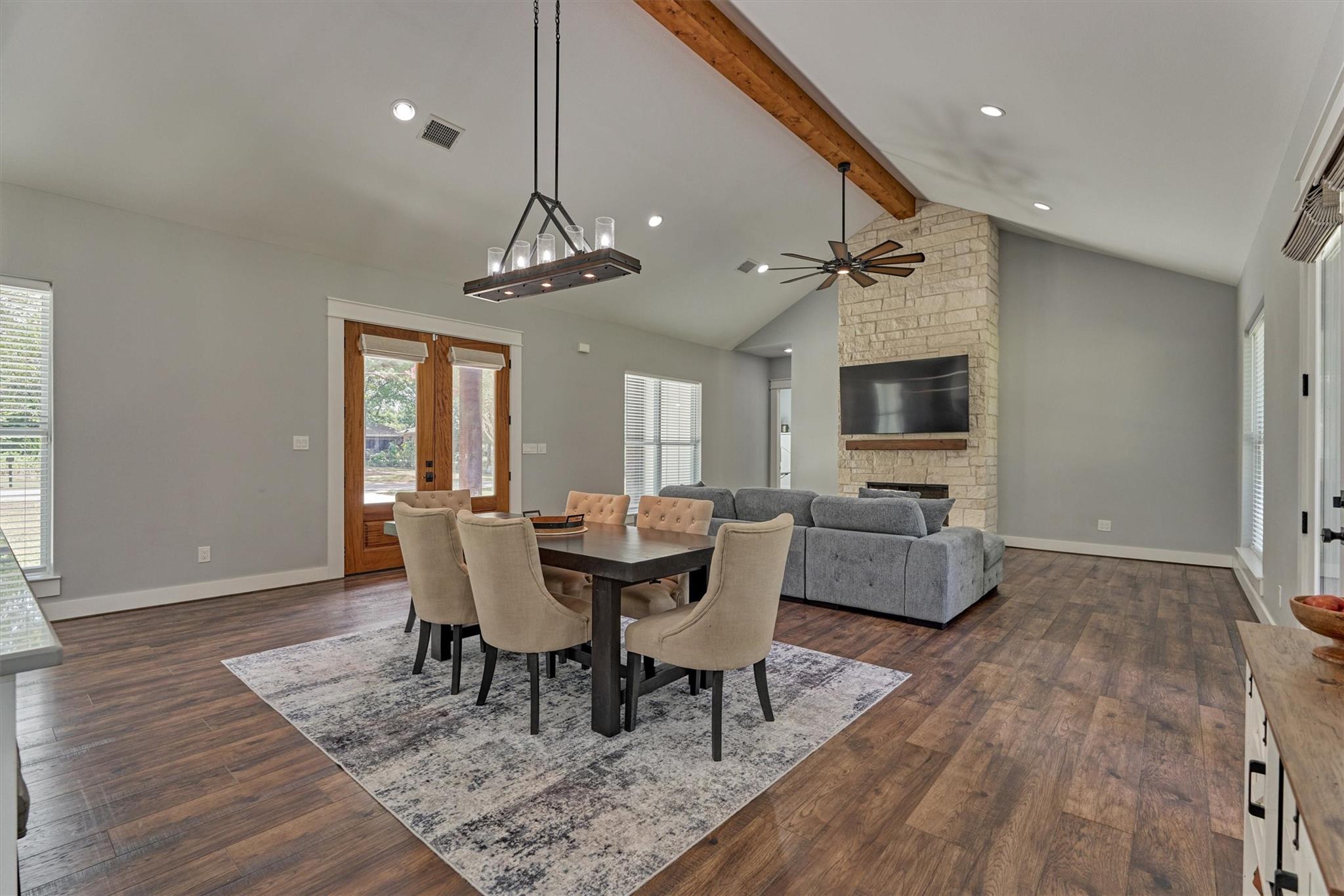 5218 Lazy Lane