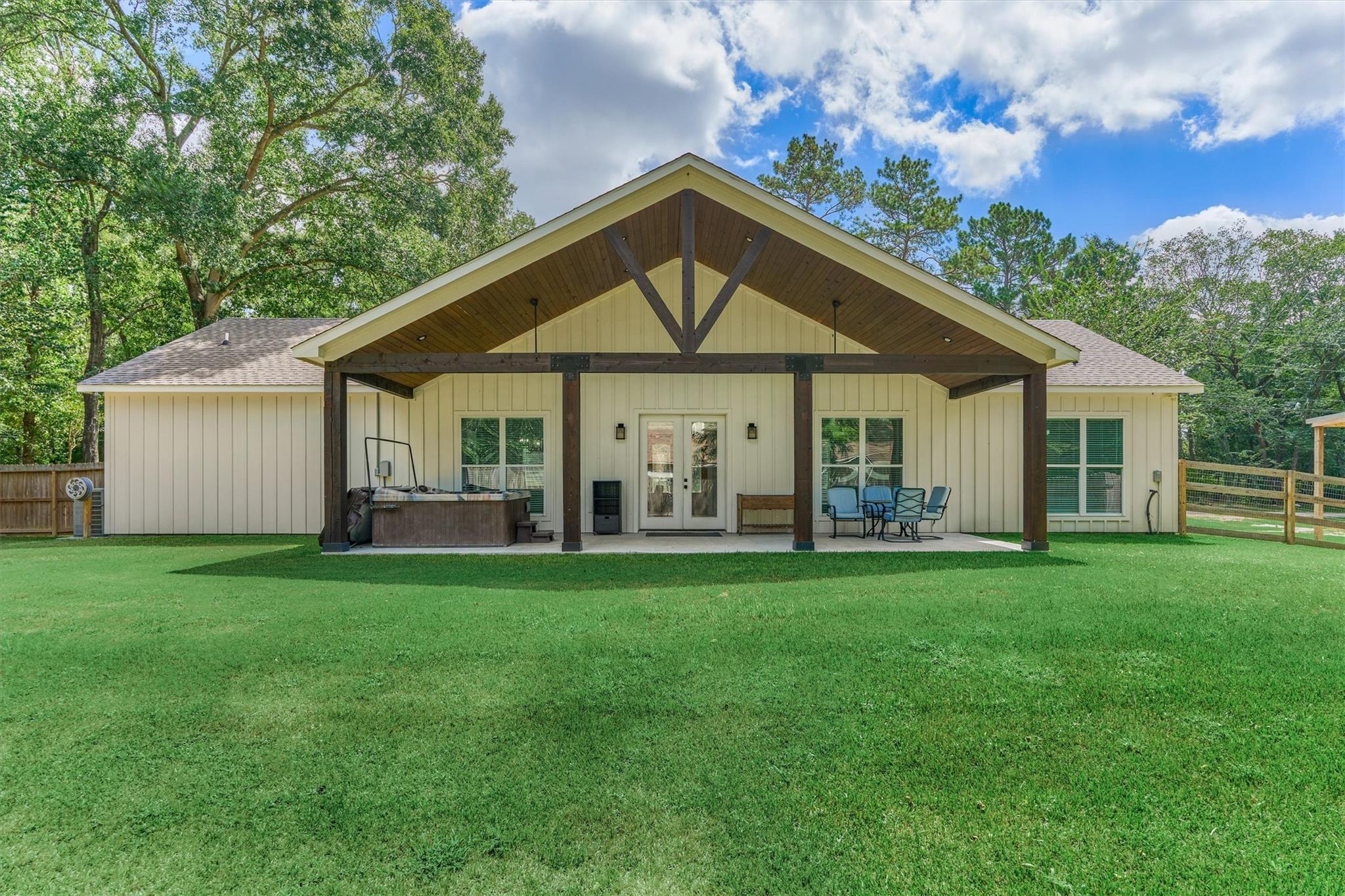 5218 Lazy Lane