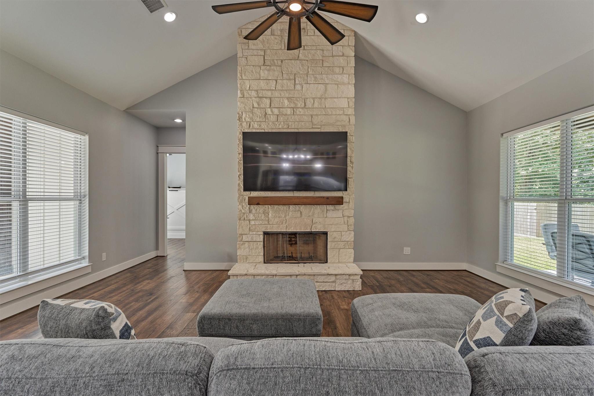 5218 Lazy Lane