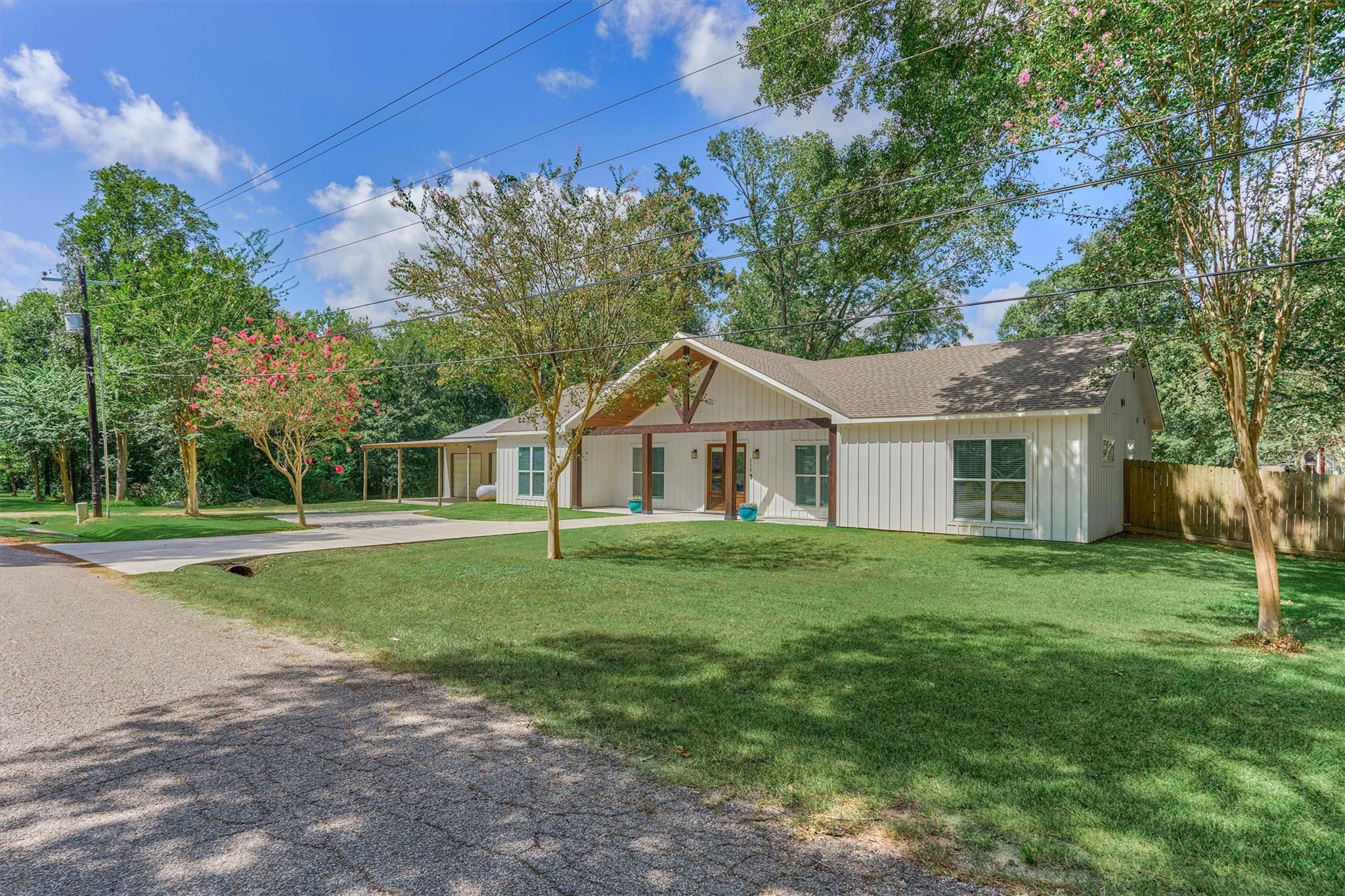 5218 Lazy Lane